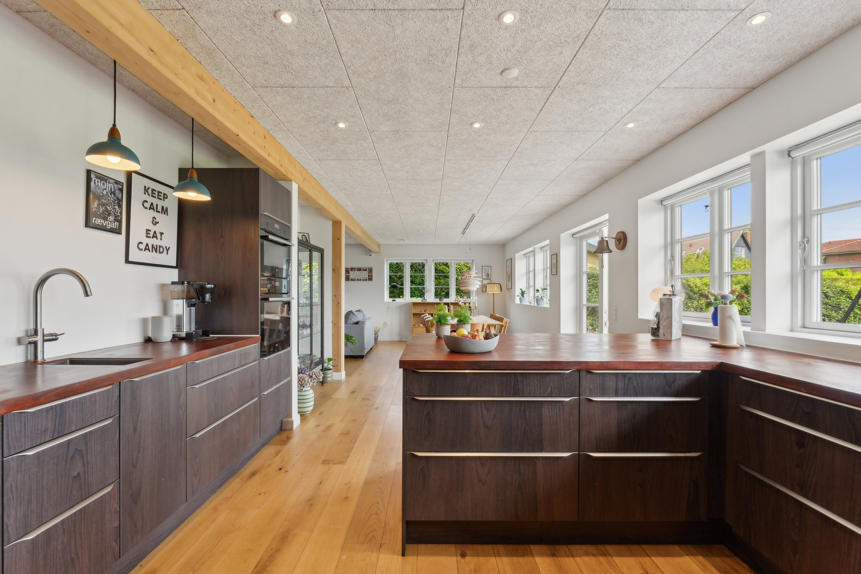 Fremhævet køkken billede i fuldskærmstilstand. Billede af Ydunshave 8, Tåsinge, 5700 Svendborg