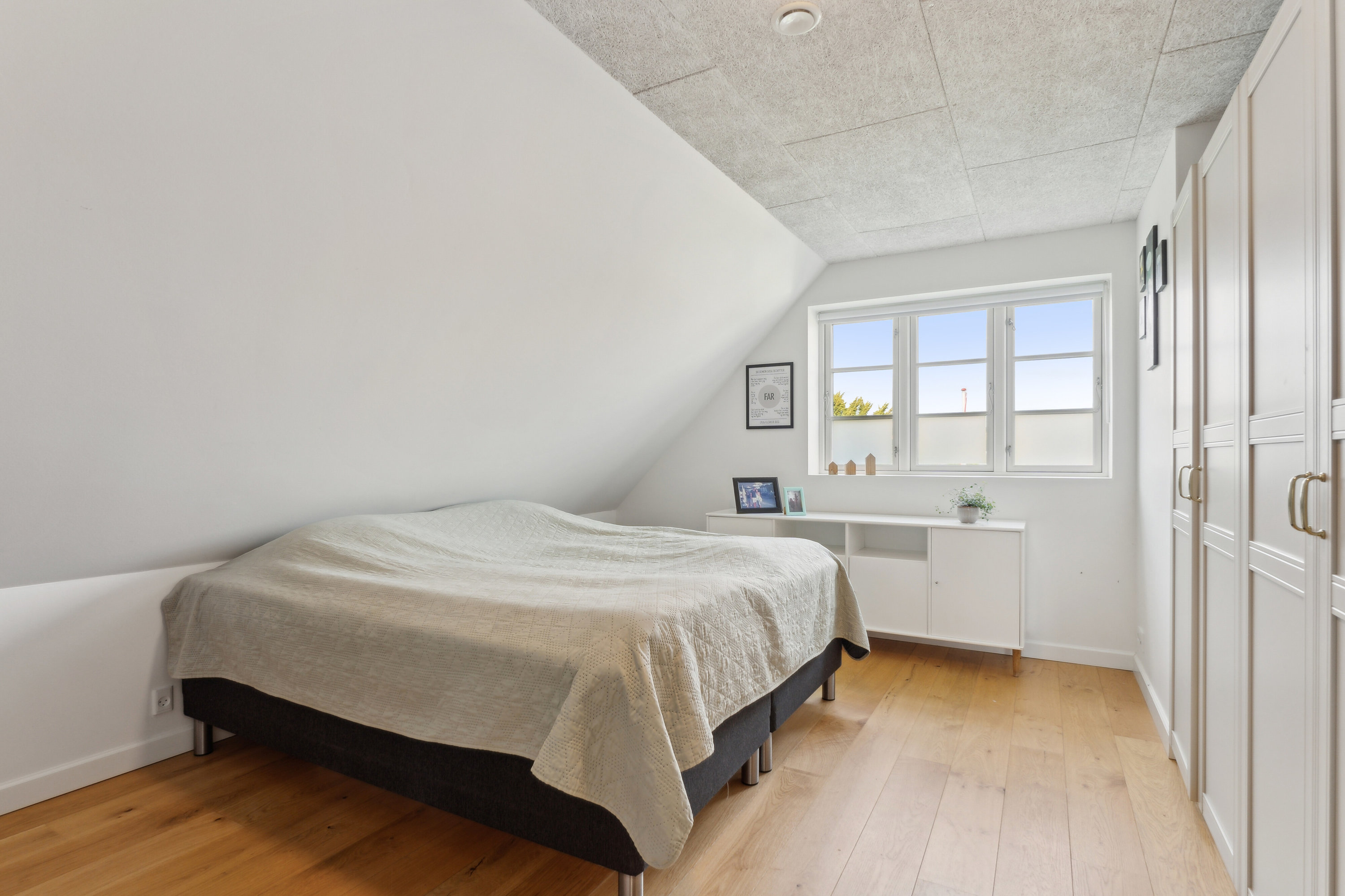 Fremhævet soveværelse billede i fuldskærmstilstand. Billede af Ydunshave 8, Tåsinge, 5700 Svendborg