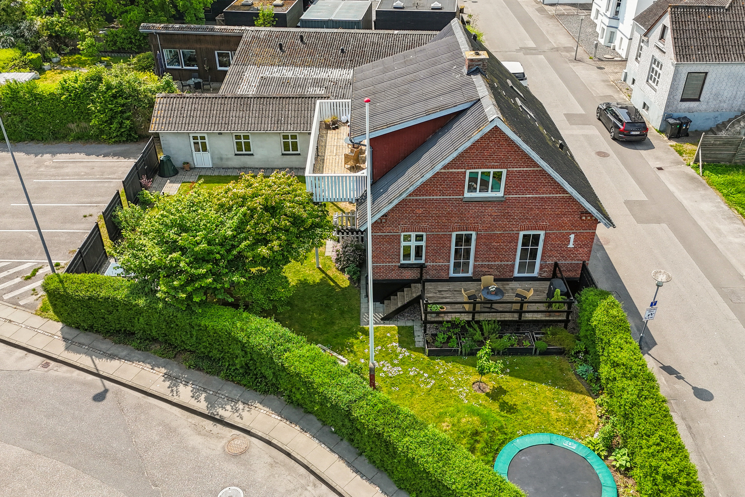 Fremhævet ejendom 1 billede i fuldskærmstilstand. Billede af Strandvej 1, 9560 Hadsund