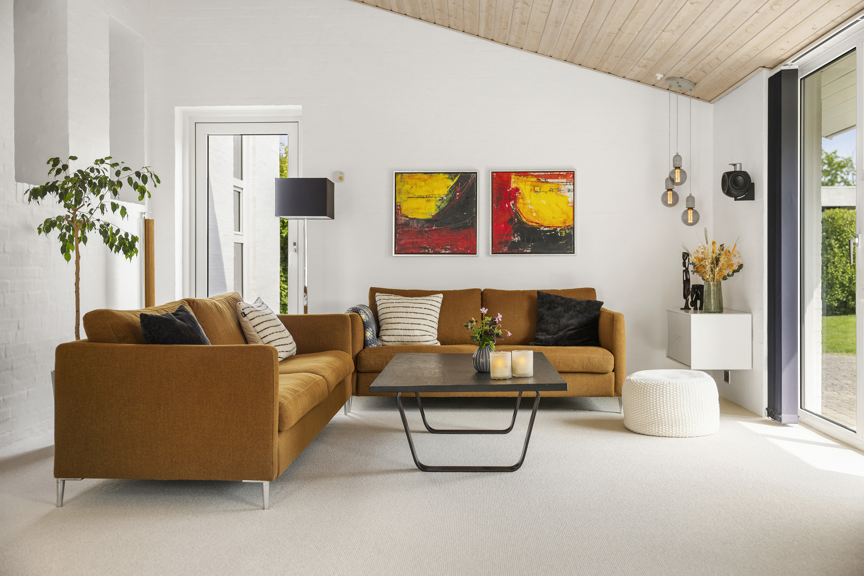 Fremhævet opholdsstue billede i fuldskærmstilstand. Billede af Ryetsvej 38, Kilden, 9900 Frederikshavn