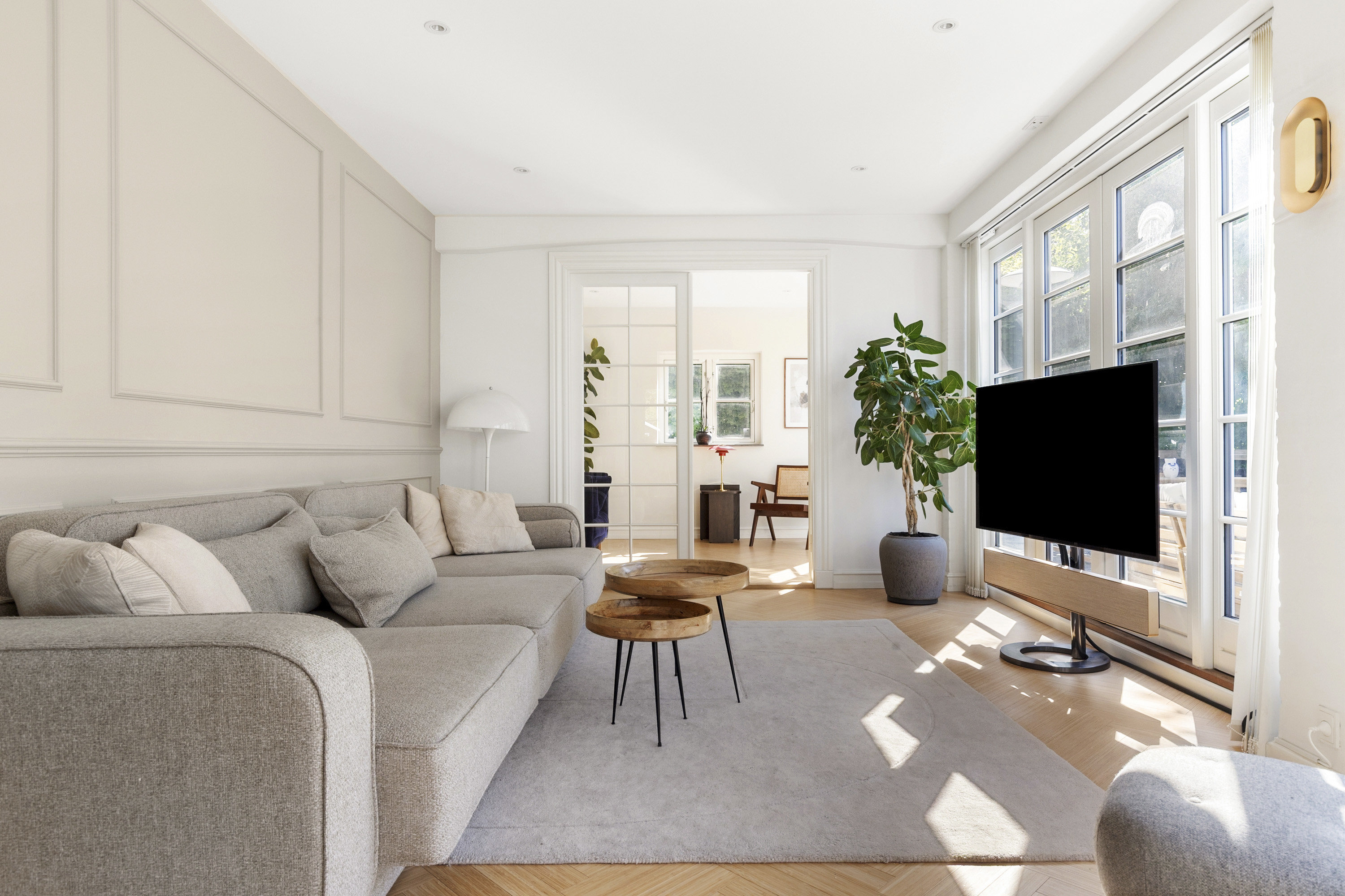 Fremhævet stue billede i fuldskærmstilstand. Billede af Baneskellet 40, 2950 Vedbæk