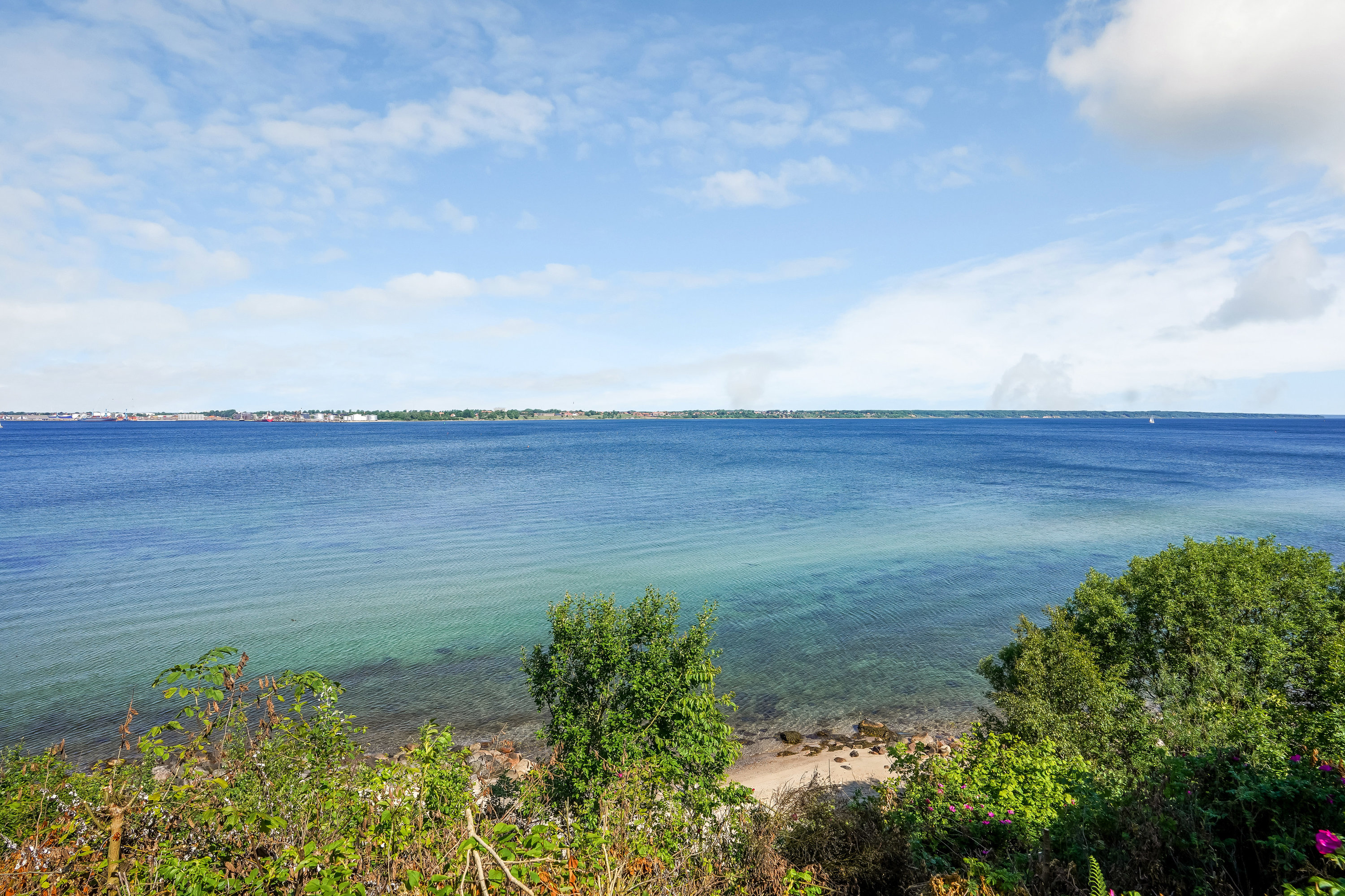 Fremhævet udsigt fra byggegrund billede i fuldskærmstilstand. Billede af Dæmningen 95, Strib, 5500 Middelfart