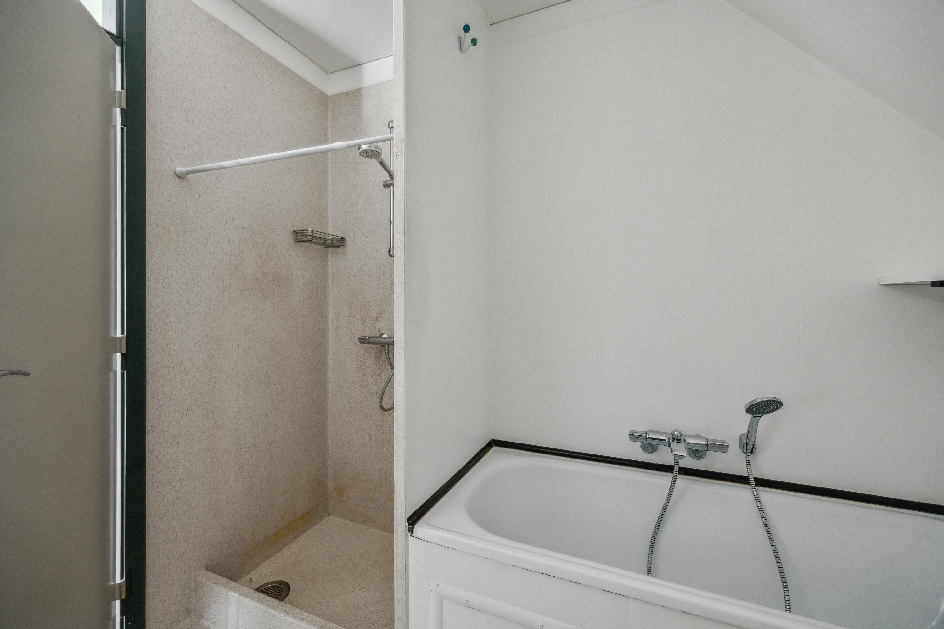 Fremhævet badeværelse billede i fuldskærmstilstand. Billede af Jernbanegade 25, 8400 Ebeltoft