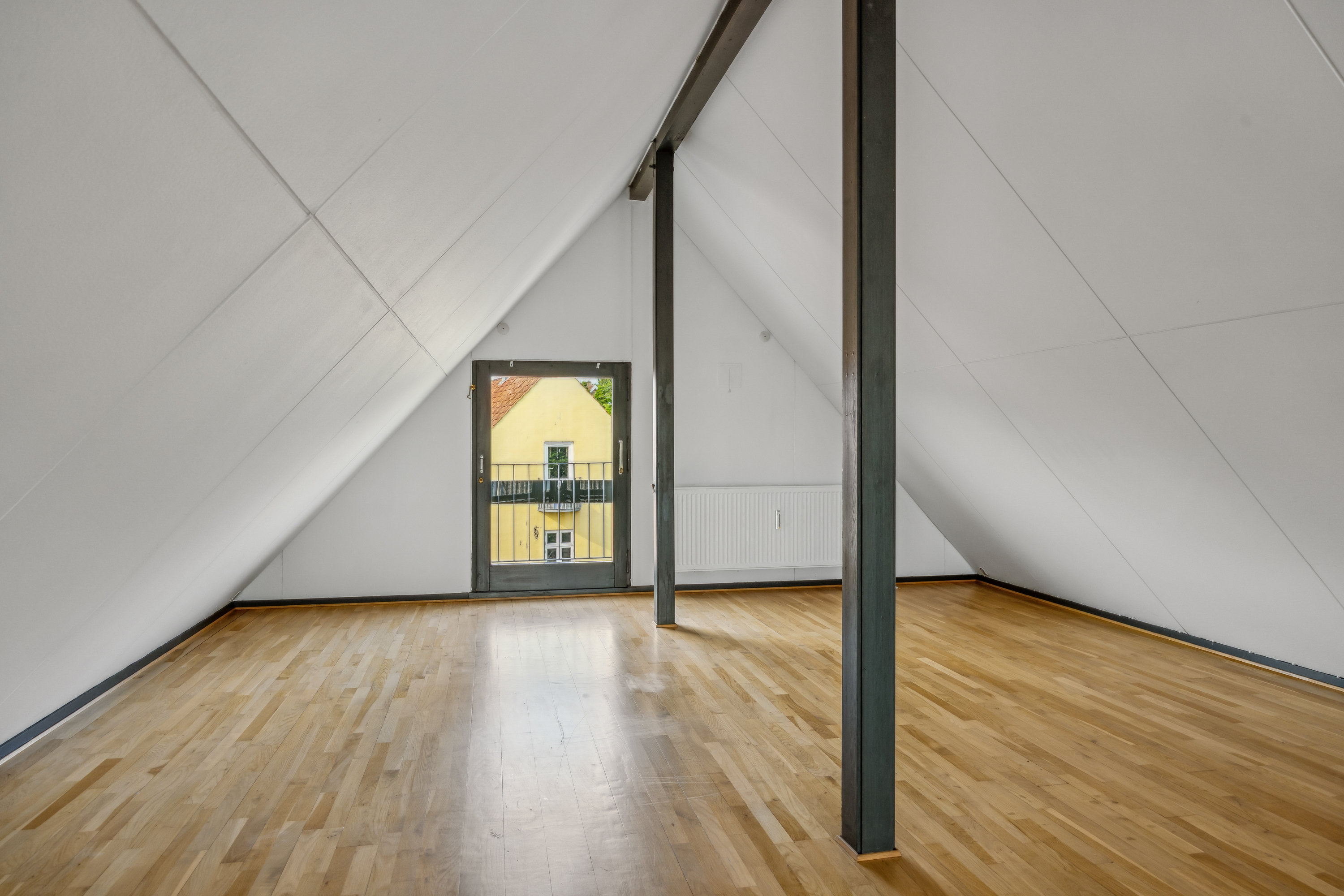 Fremhævet stue billede i fuldskærmstilstand. Billede af Jernbanegade 25, 8400 Ebeltoft