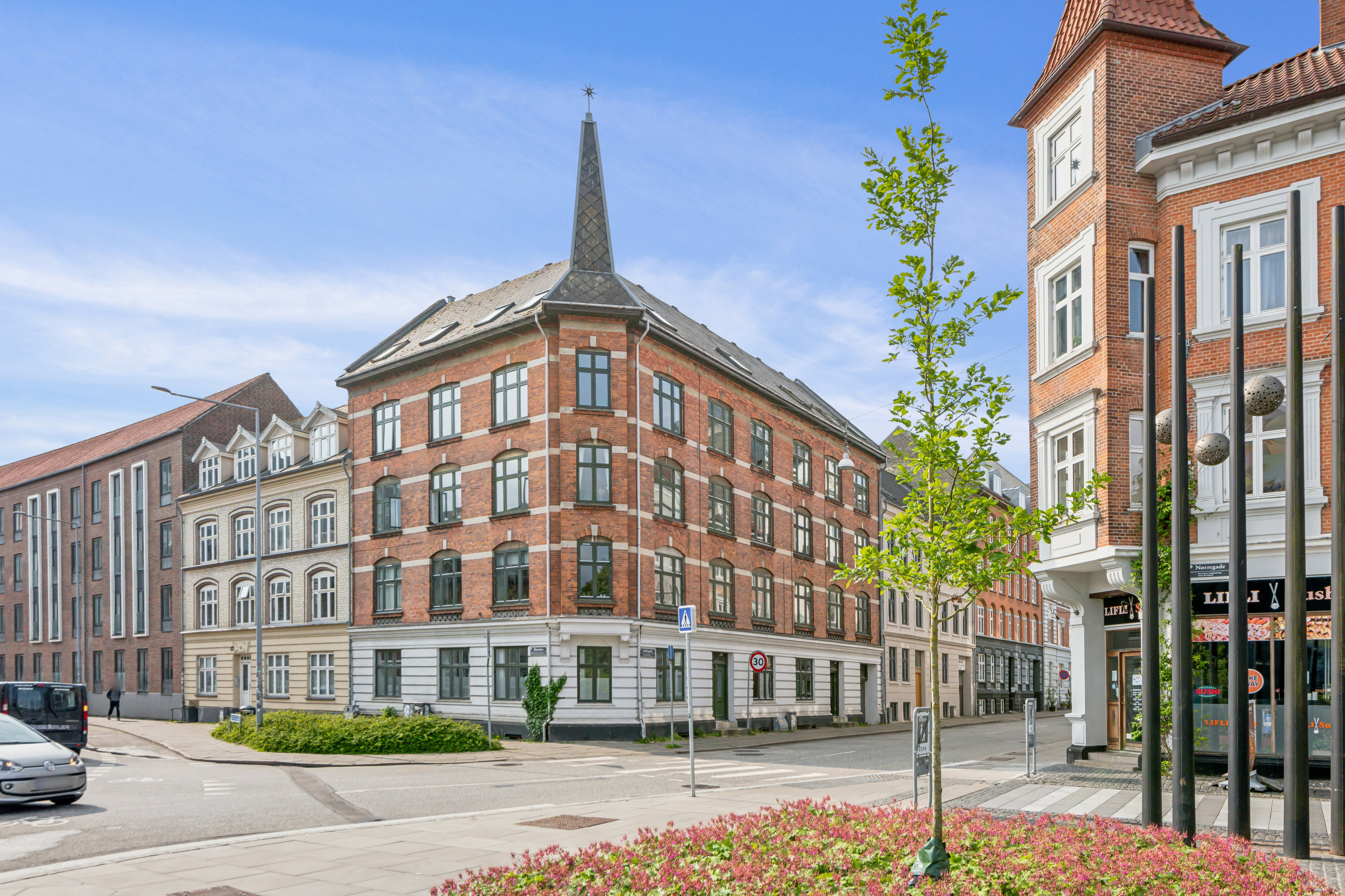 Fremhævet ejendom 1 billede i fuldskærmstilstand. Billede af Løkkegade 15, 2. tv., 9000 Aalborg