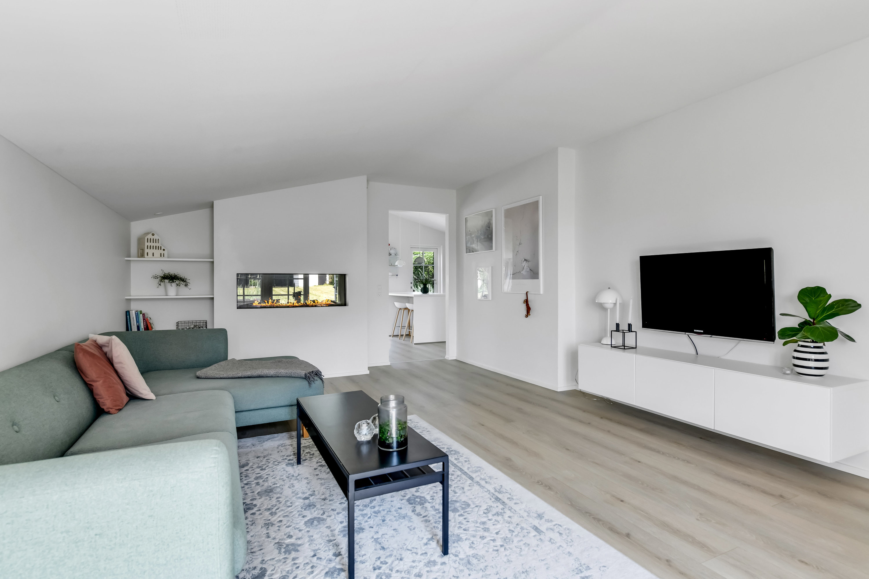 Fremhævet stue billede i fuldskærmstilstand. Billede af Carit Etlars Alle 36, 6700 Esbjerg