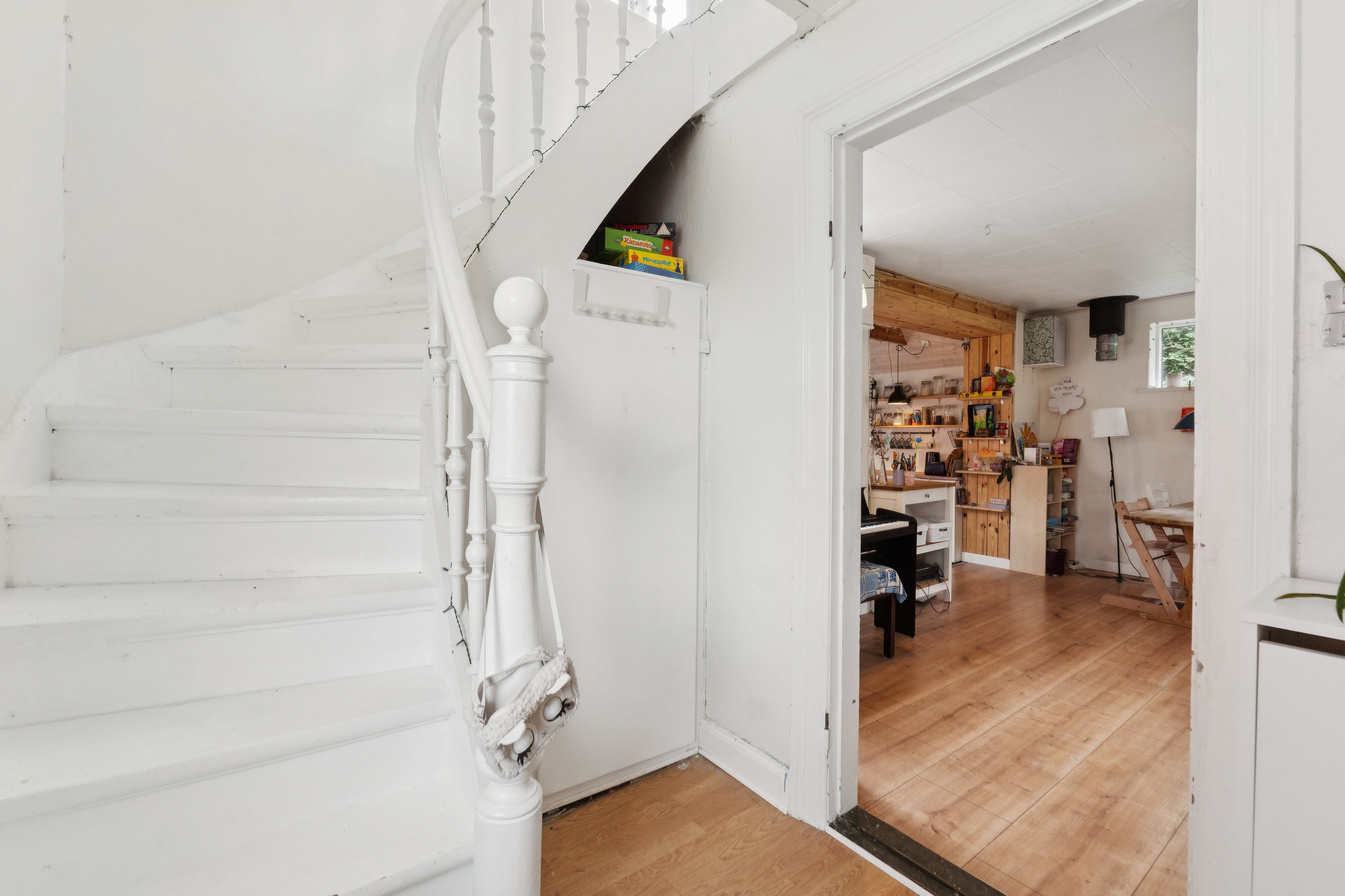 Fremhævet trappe billede i fuldskærmstilstand. Billede af Svendborgvej 45, Ollerup, 5762 Vester Skerninge