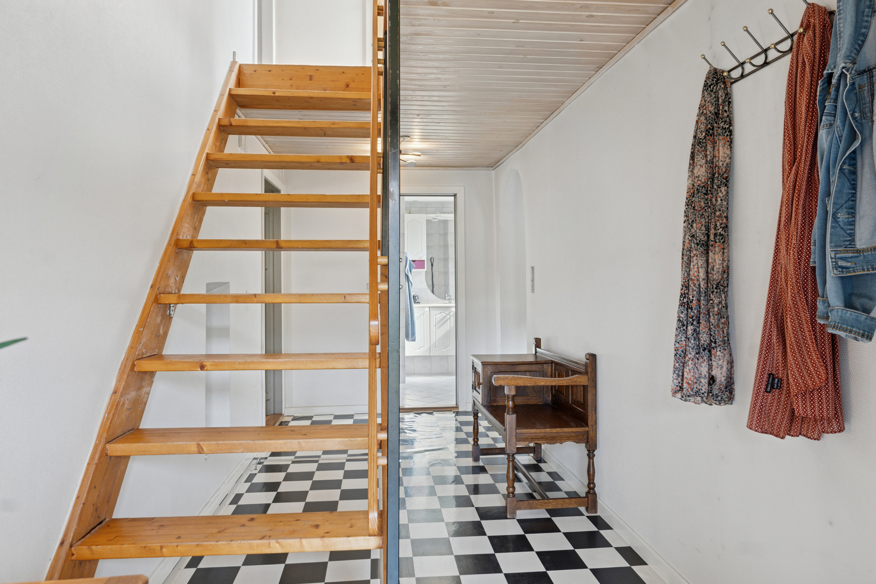 Fremhævet trappe billede i fuldskærmstilstand. Billede af Frederiksberg 37, 4470 Svebølle