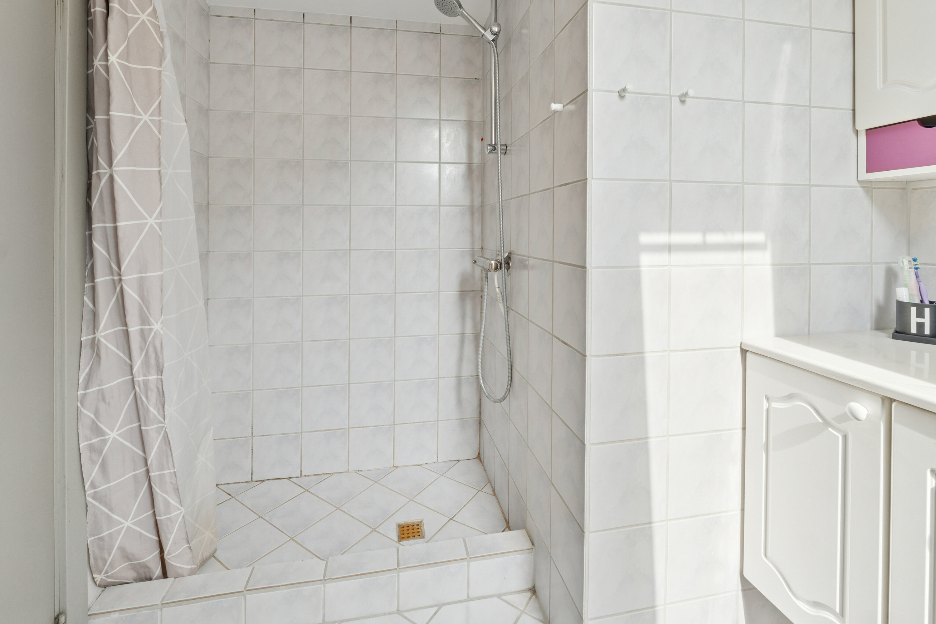 Fremhævet badeværelse billede i fuldskærmstilstand. Billede af Frederiksberg 37, 4470 Svebølle