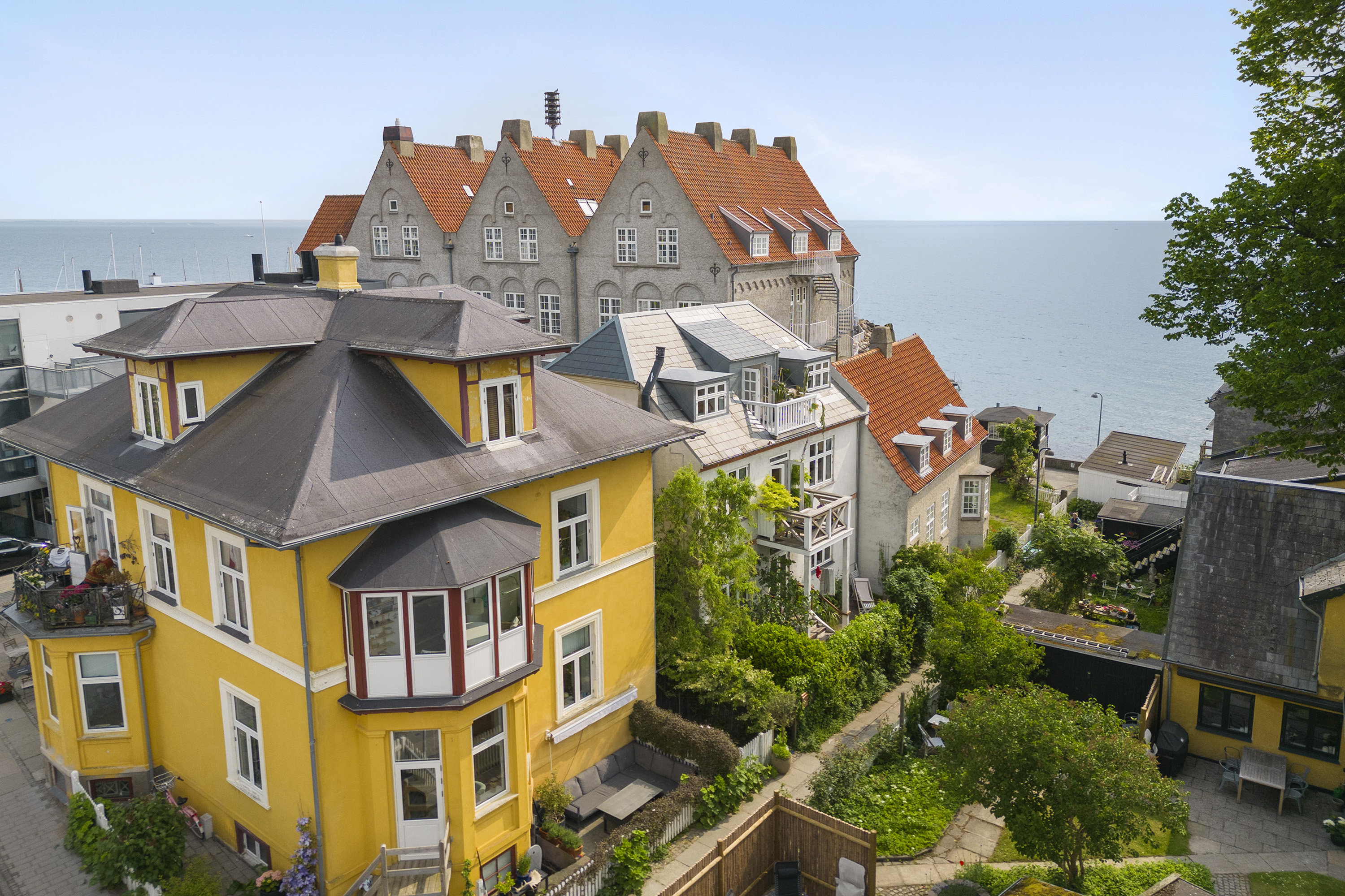 Fremhævet ejendommen billede i fuldskærmstilstand. Billede af Becksvej 1, 1., 2930 Klampenborg