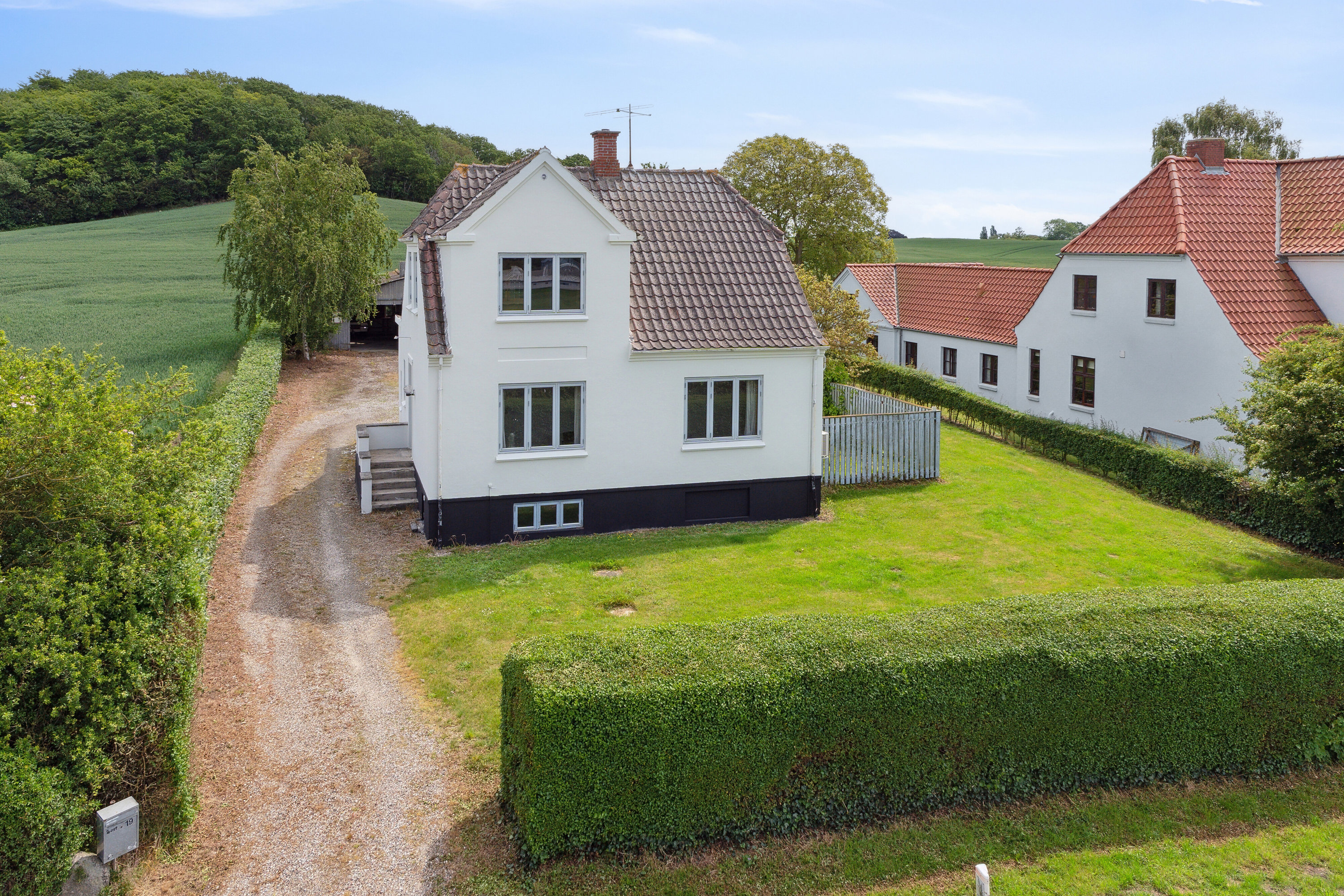 Miniaturebillede 1: set fra vejen. Billede af Tryggelev 19, Tryggelev, 5932 Humble