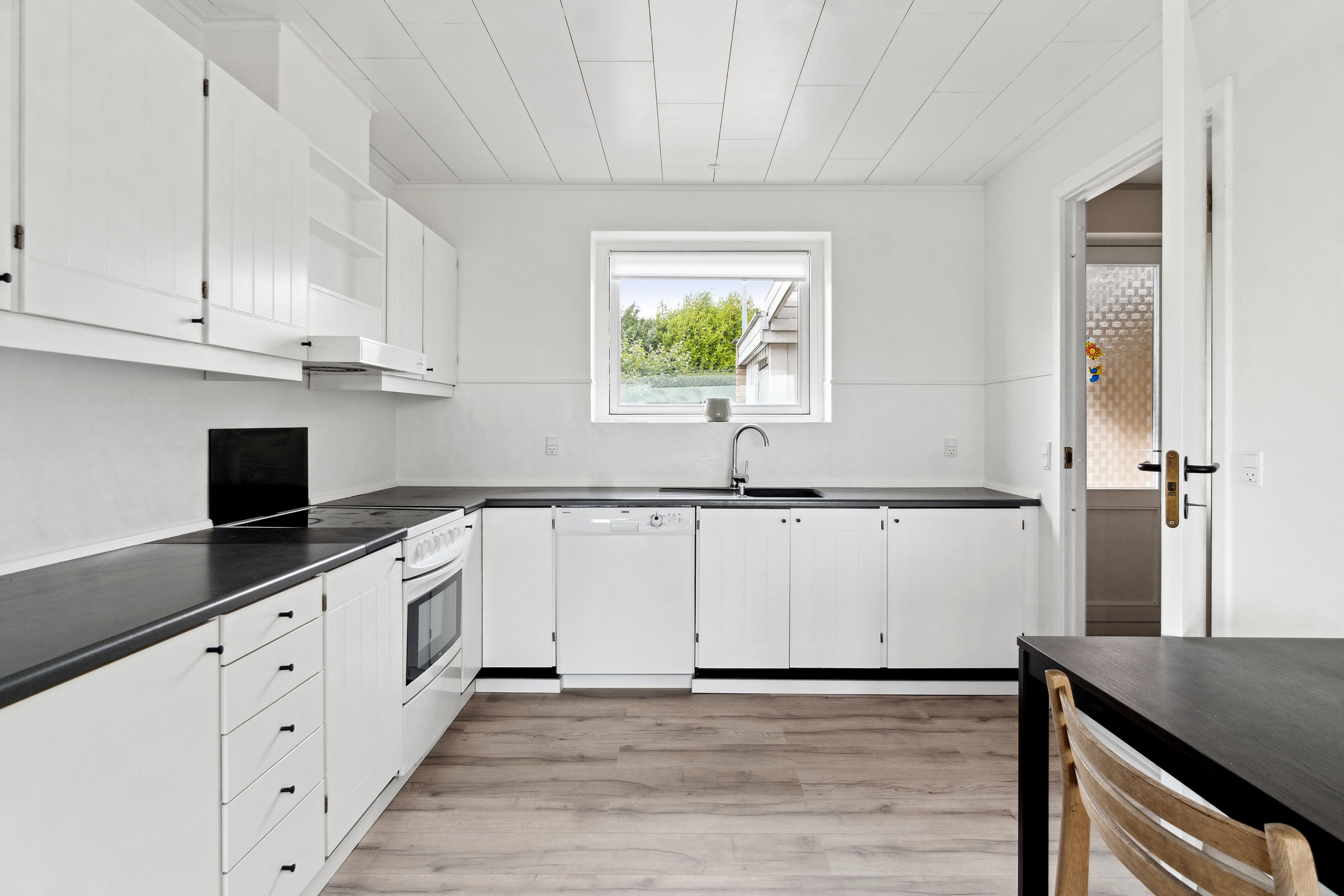 Fremhævet køkken billede i fuldskærmstilstand. Billede af Musikbyen 25, 4573 Højby