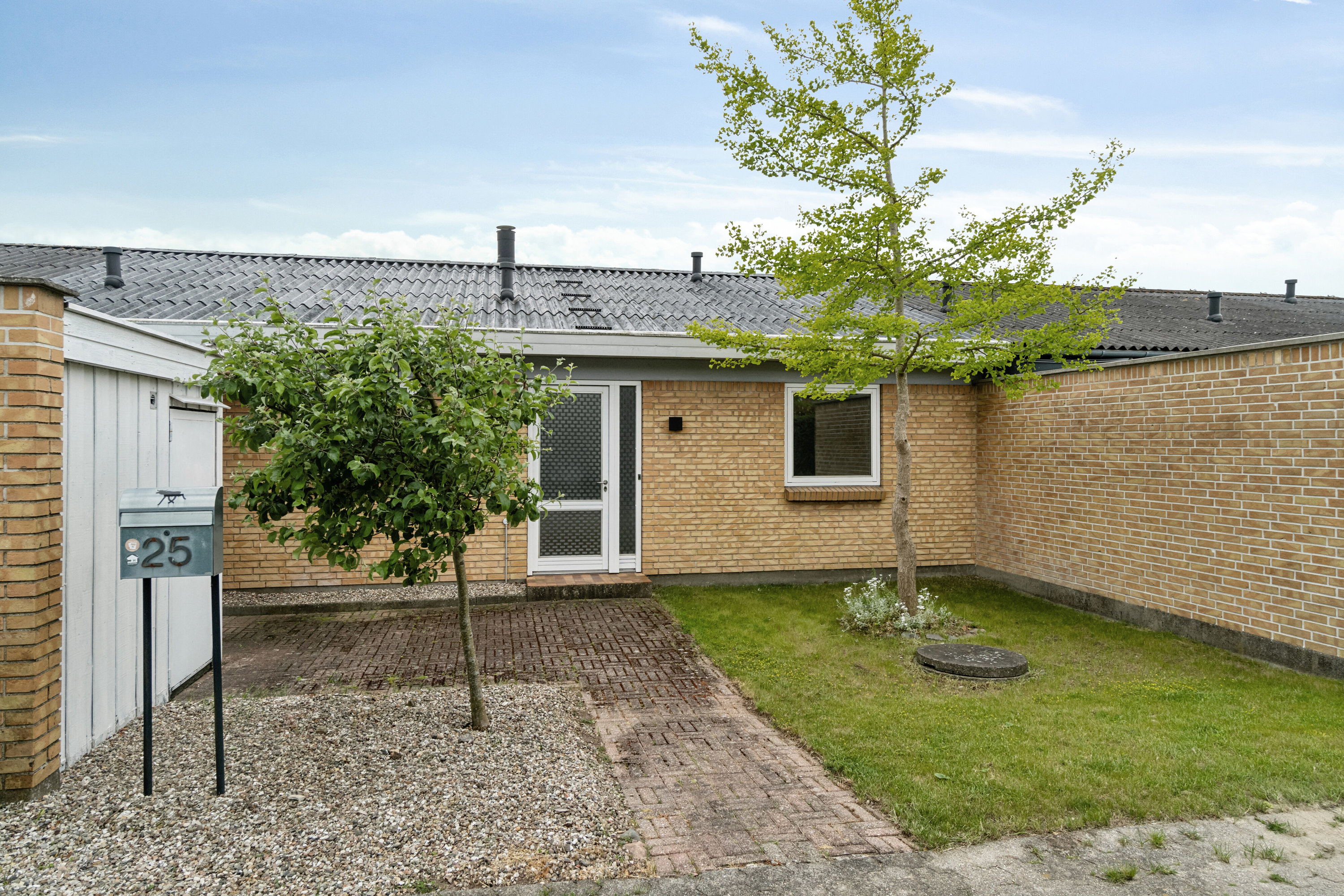 Fremhævet set fra haven billede i fuldskærmstilstand. Billede af Musikbyen 25, 4573 Højby