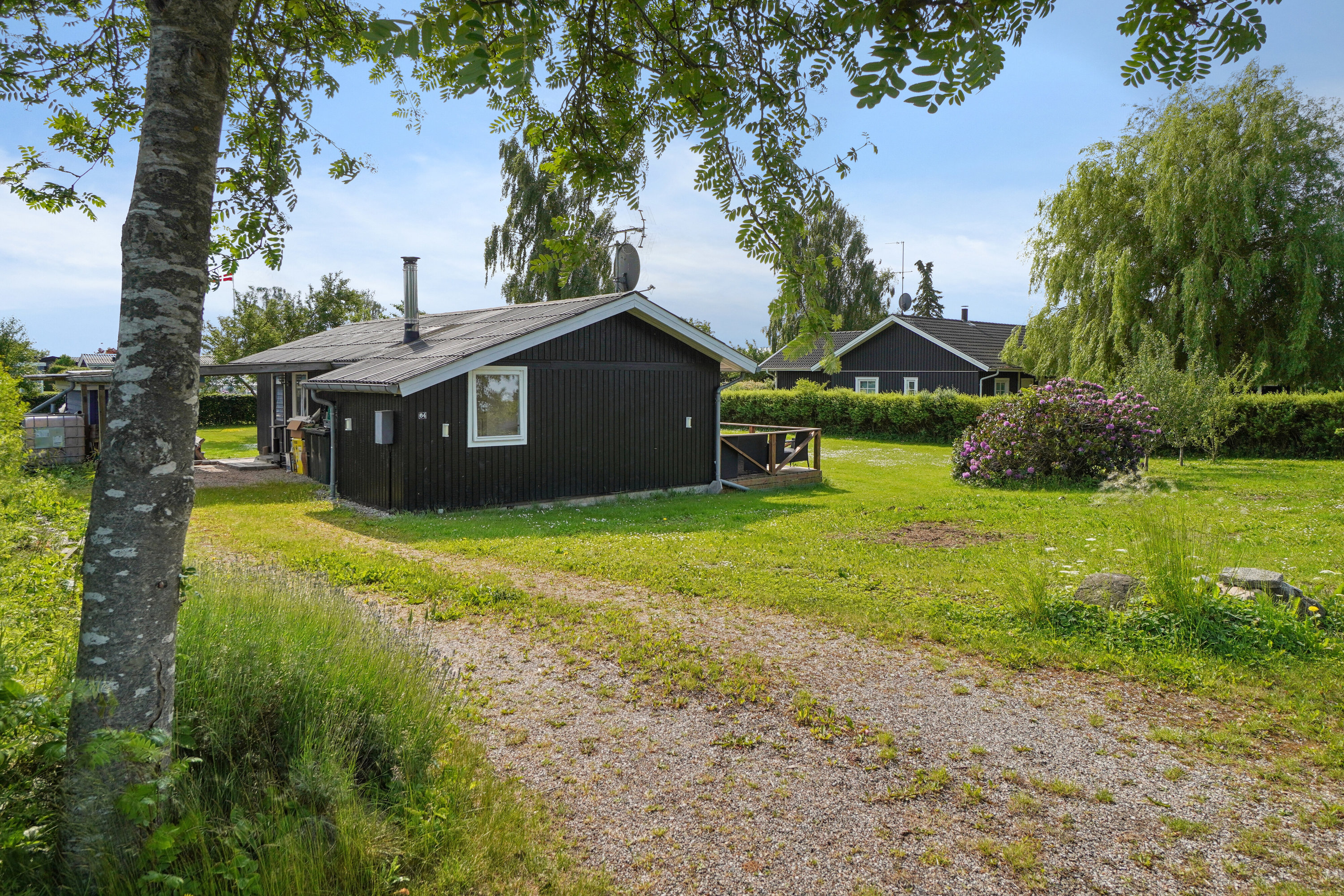 Miniaturebillede 1: set fra vejen. Billede af Harekærgårdsvej 64, Gershøj, 4070 Kirke Hyllinge