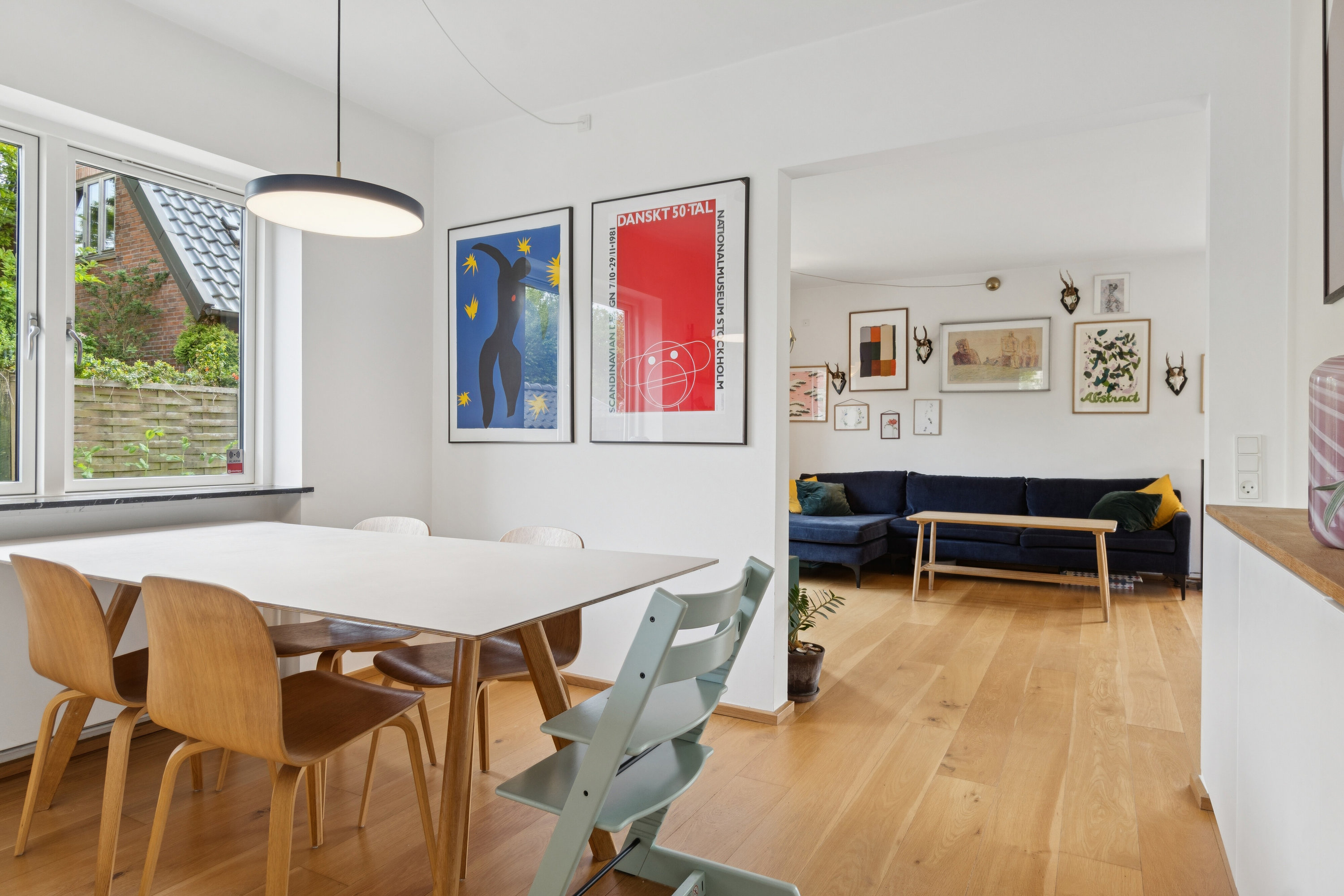 Fremhævet spisestue billede i fuldskærmstilstand. Billede af Engbakken 2, 2830 Virum