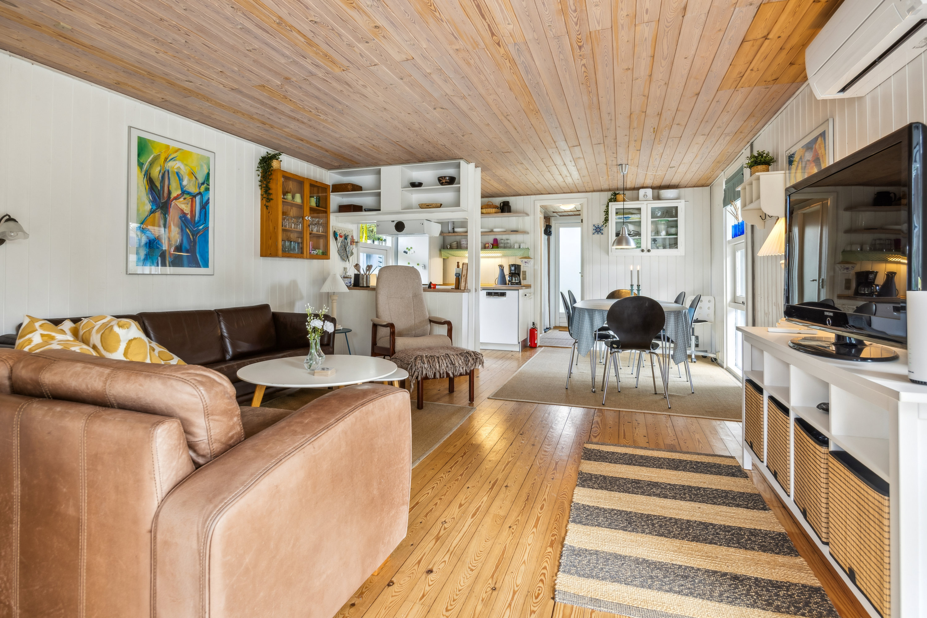 Fremhævet stue billede i fuldskærmstilstand. Billede af Lindeparken 8, 9370 Hals