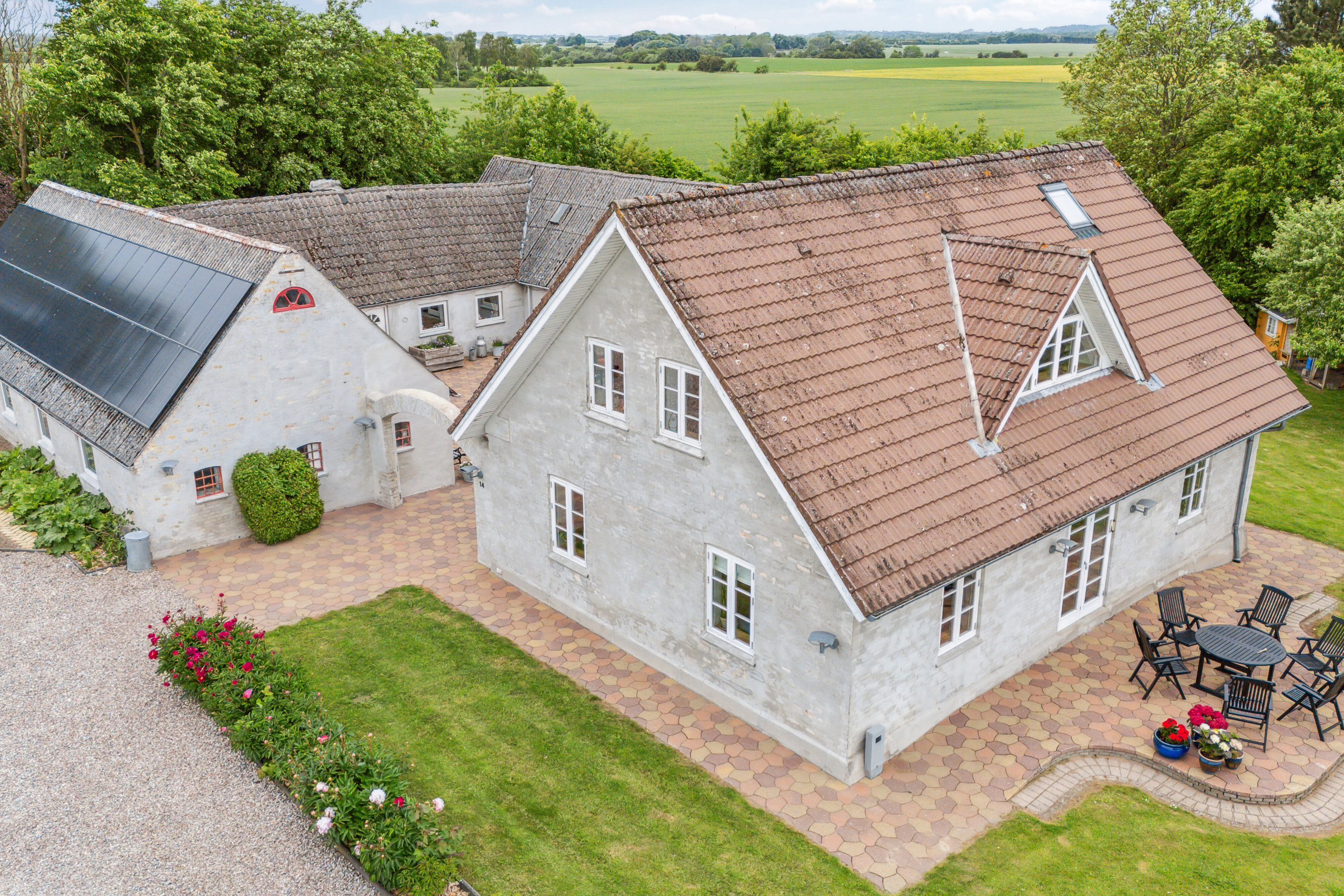 Miniaturebillede 2: set fra vejen. Billede af Vollerupvej 14, Vollerup, 4200 Slagelse