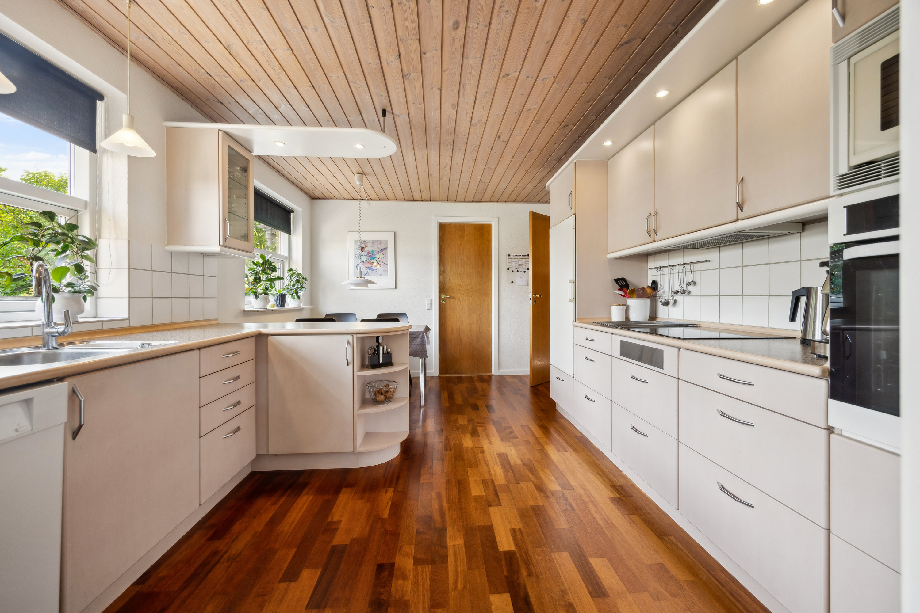 Fremhævet køkken billede i fuldskærmstilstand. Billede af Østervang 23, 9362 Gandrup