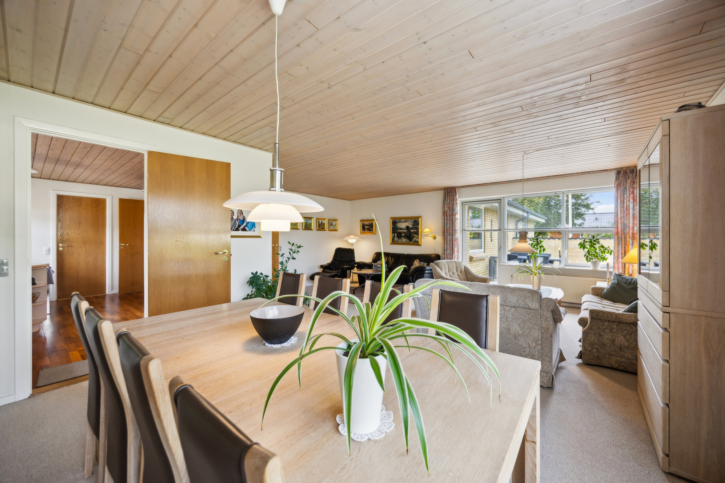 Fremhævet stue billede i fuldskærmstilstand. Billede af Østervang 23, 9362 Gandrup