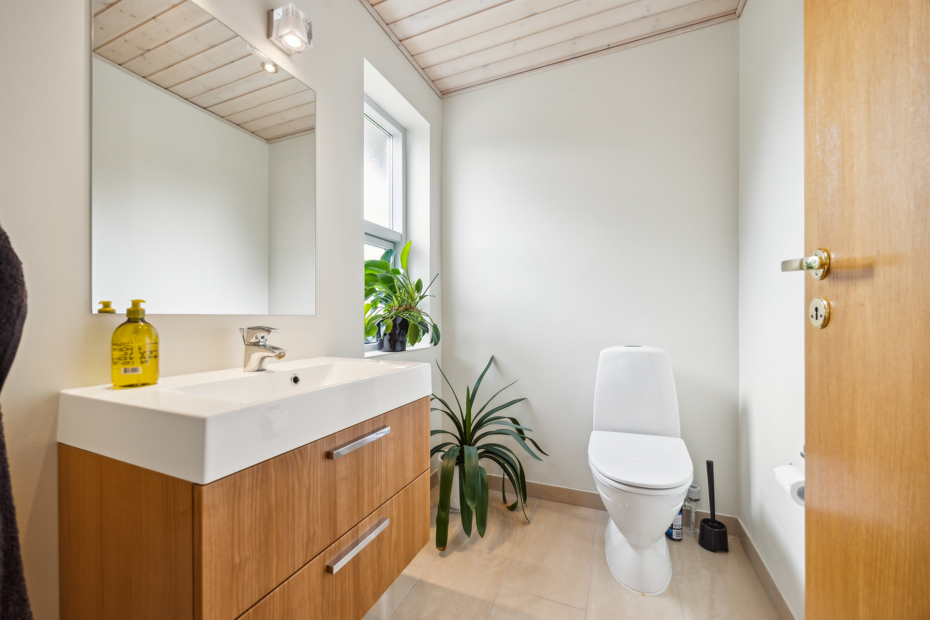 Fremhævet badeværelse billede i fuldskærmstilstand. Billede af Østervang 23, 9362 Gandrup