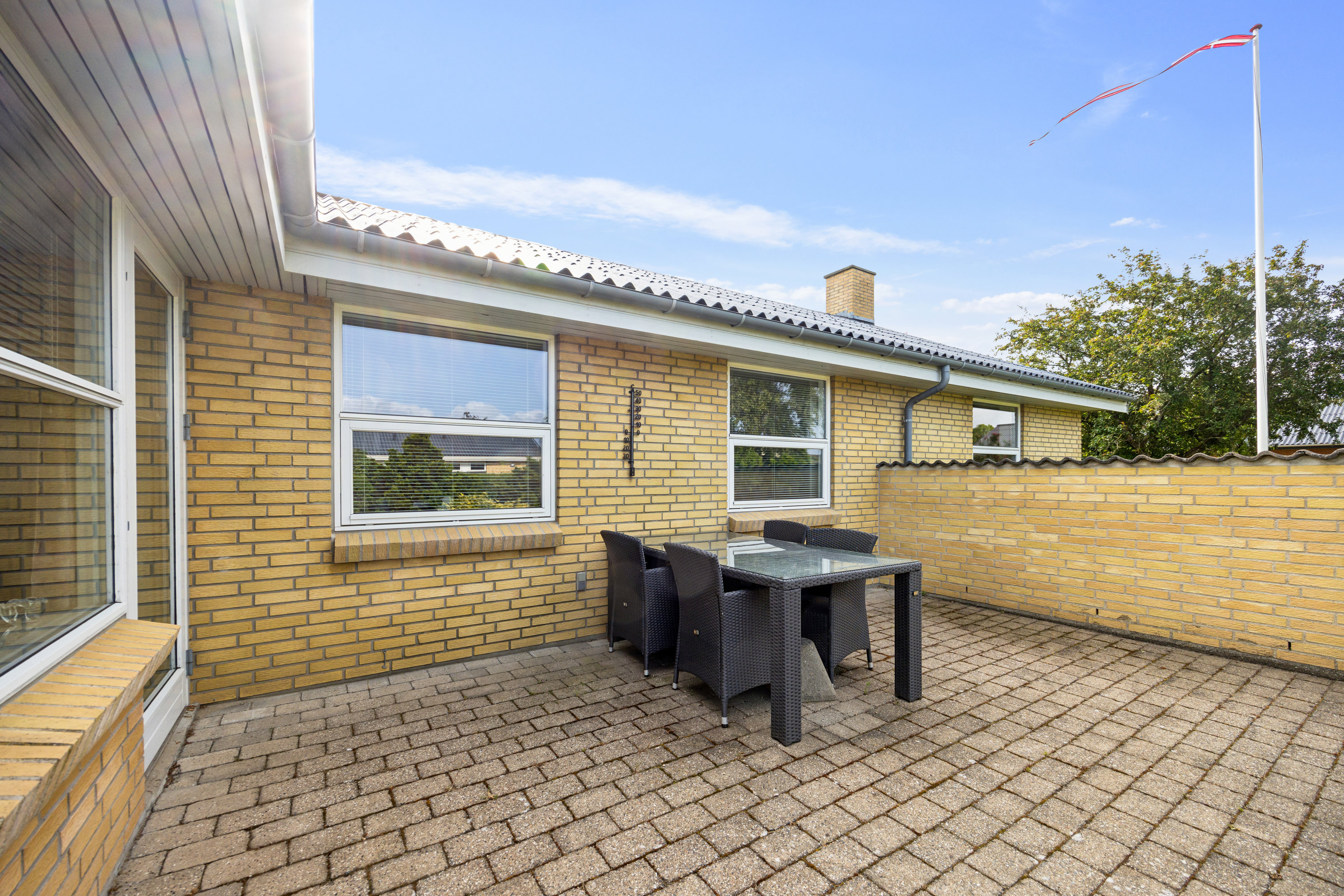 Fremhævet terrasse billede i fuldskærmstilstand. Billede af Østervang 23, 9362 Gandrup