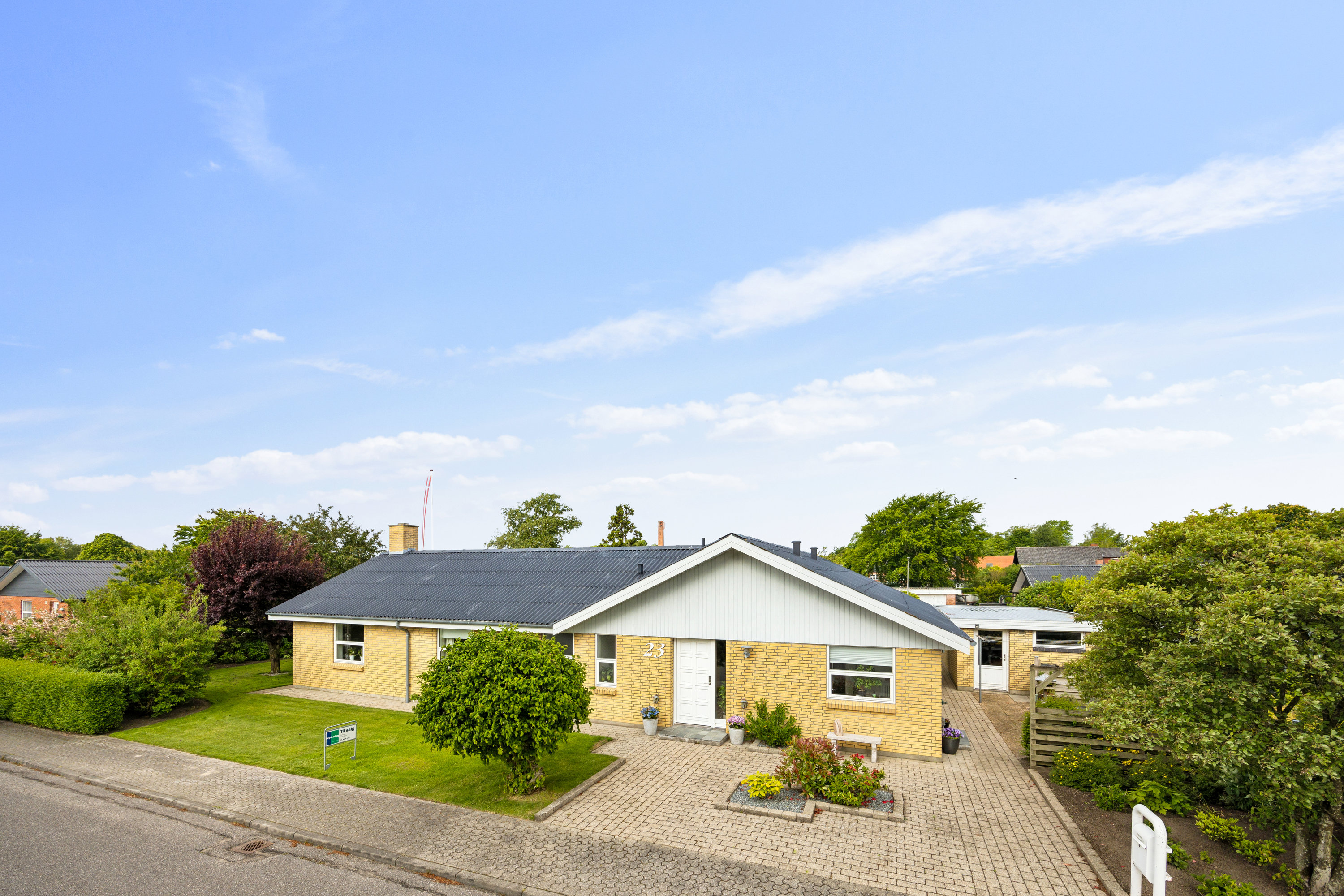 Fremhævet ejendom 1 billede i fuldskærmstilstand. Billede af Østervang 23, 9362 Gandrup