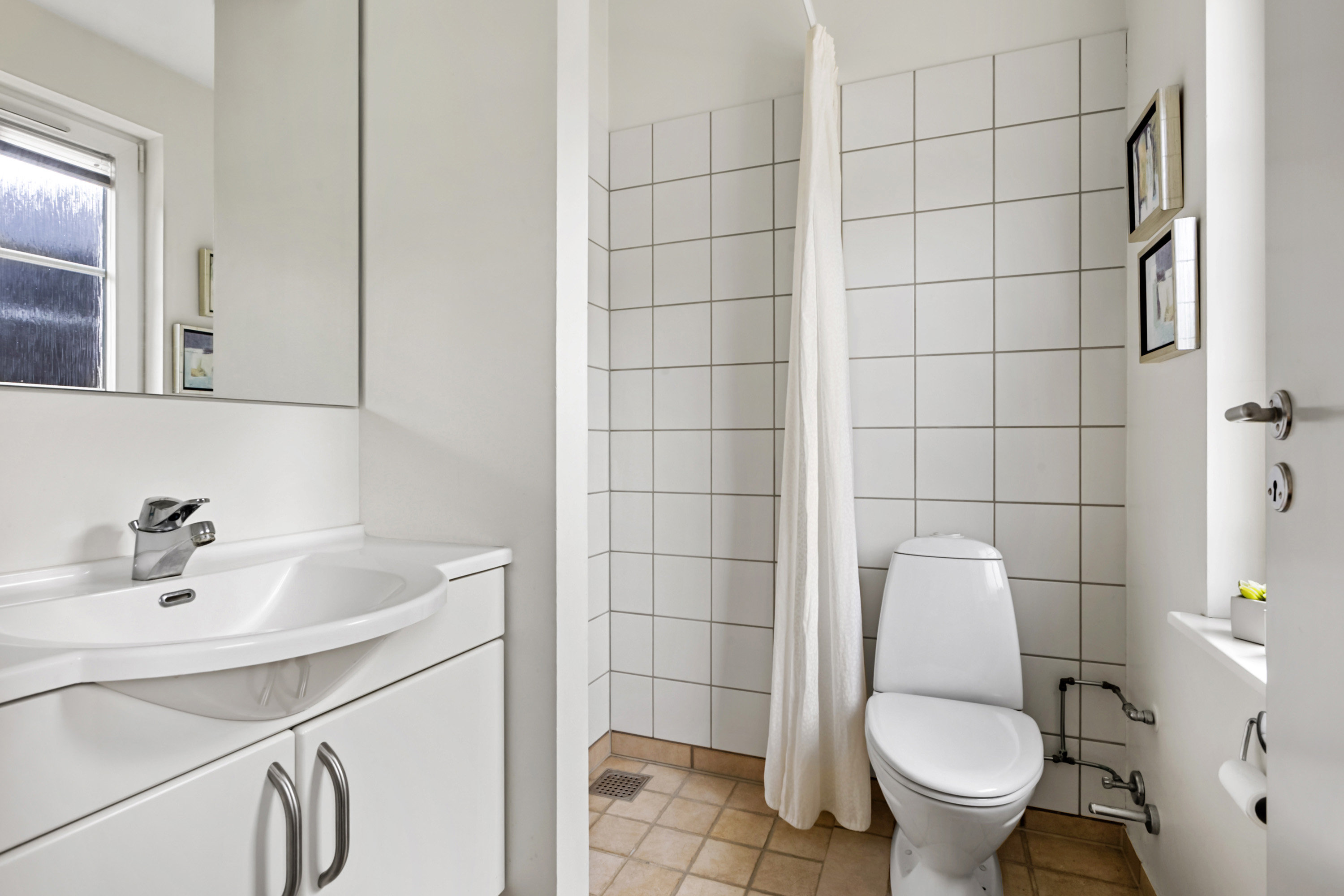 Fremhævet badeværelse billede i fuldskærmstilstand. Billede af Løjt Bellevue 31, Løjt Feriecenter, 6200 Aabenraa