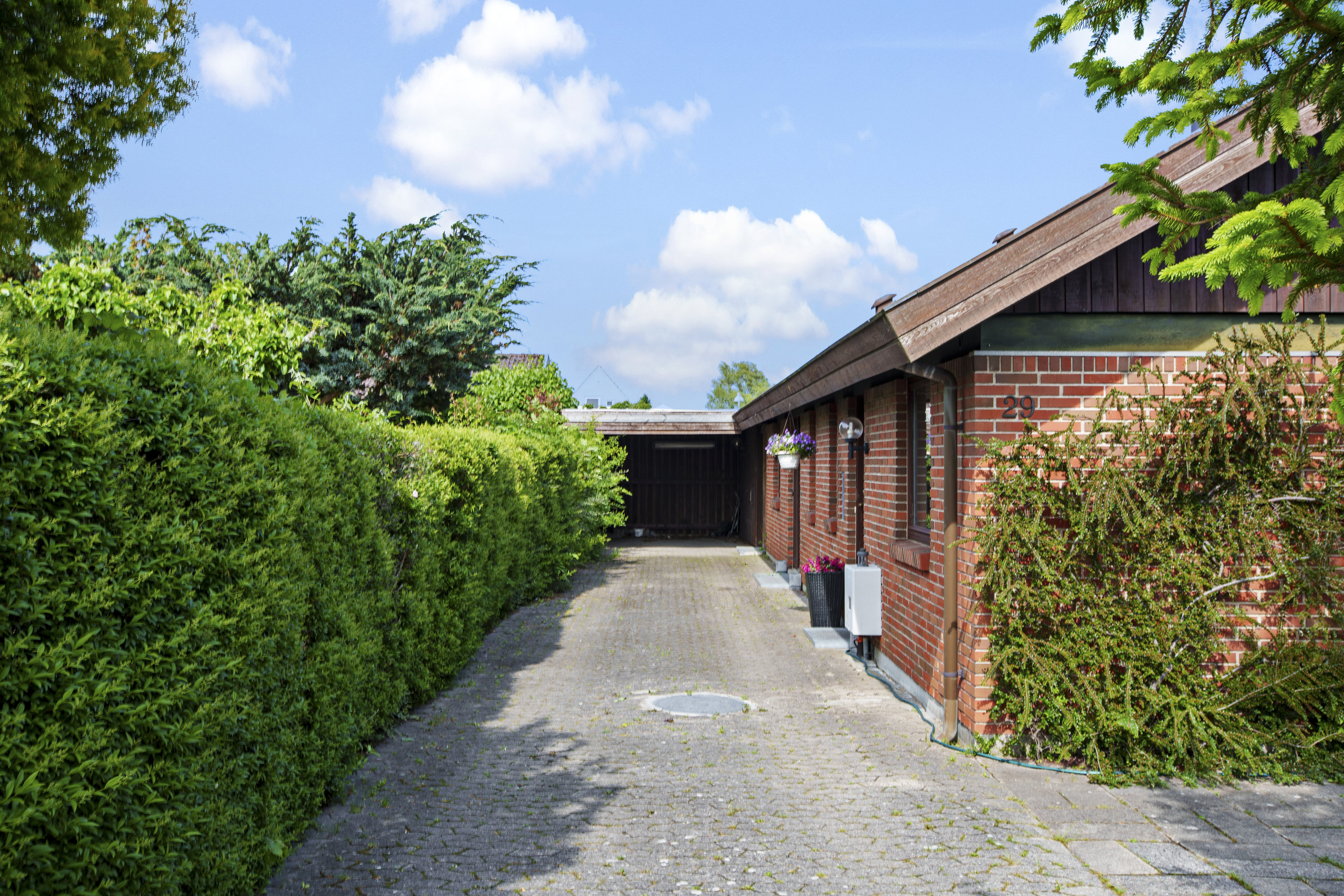 Miniaturebillede 1: huset udefra. Billede af Erantishaven 29, Smørumnedre, 2765 Smørum