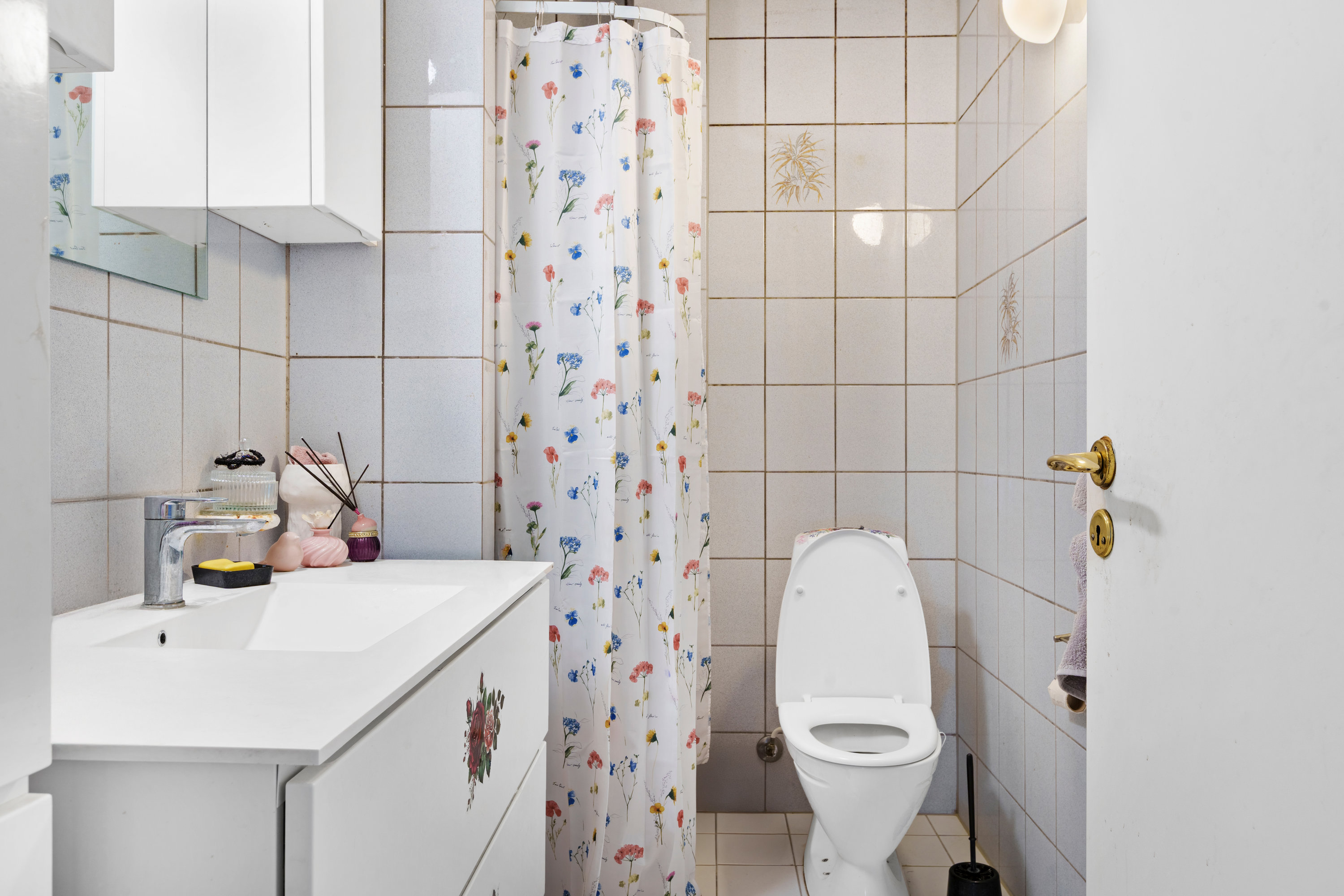 Fremhævet bad billede i fuldskærmstilstand. Billede af Nøddelunden 180, Lille Smørum, 2765 Smørum