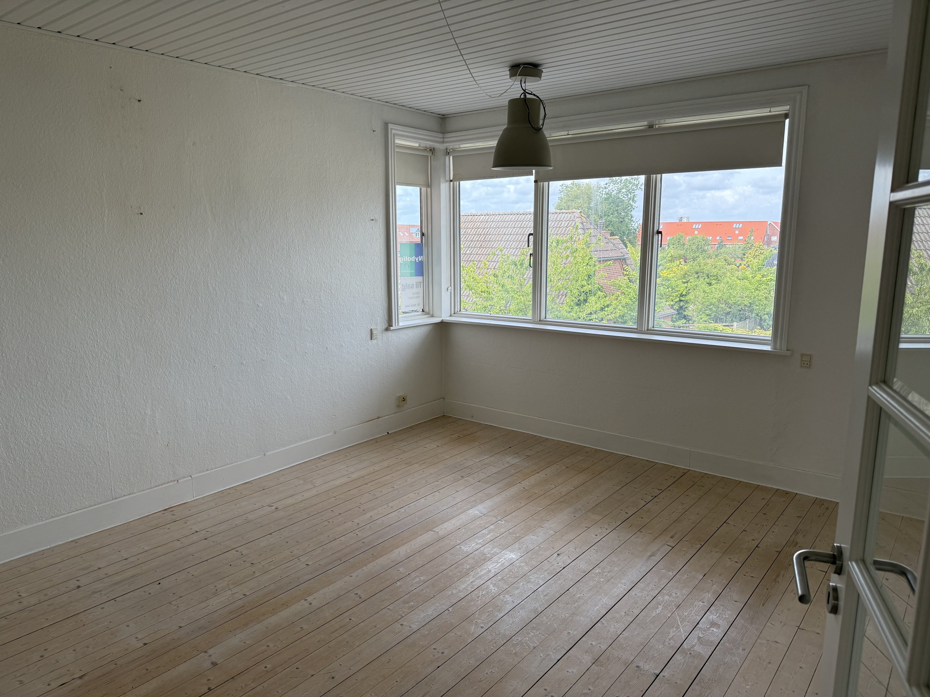 Fremhævet stue billede i fuldskærmstilstand. Billede af Rolighedsvej 7A, 1. th., 9400 Nørresundby