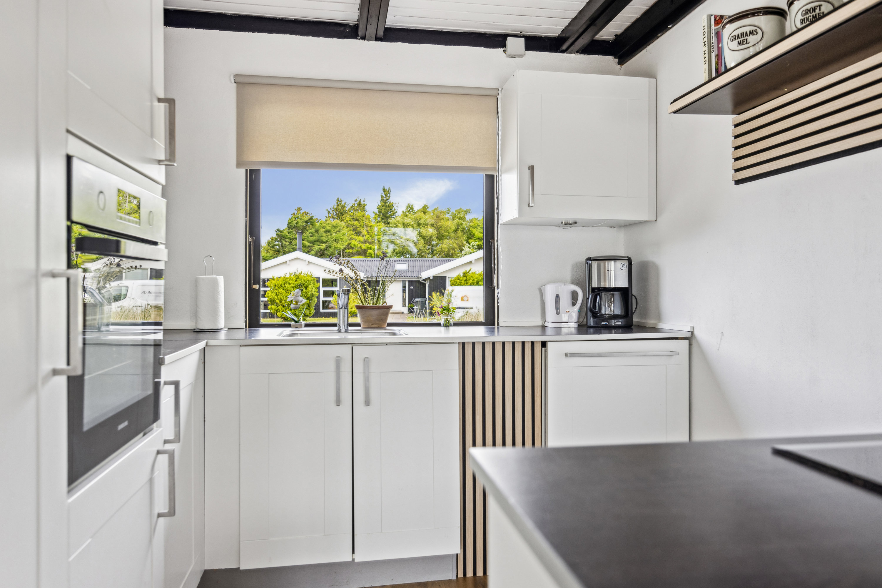 Fremhævet køkken billede i fuldskærmstilstand. Billede af Tranebærvej 26, Hune, 9492 Blokhus