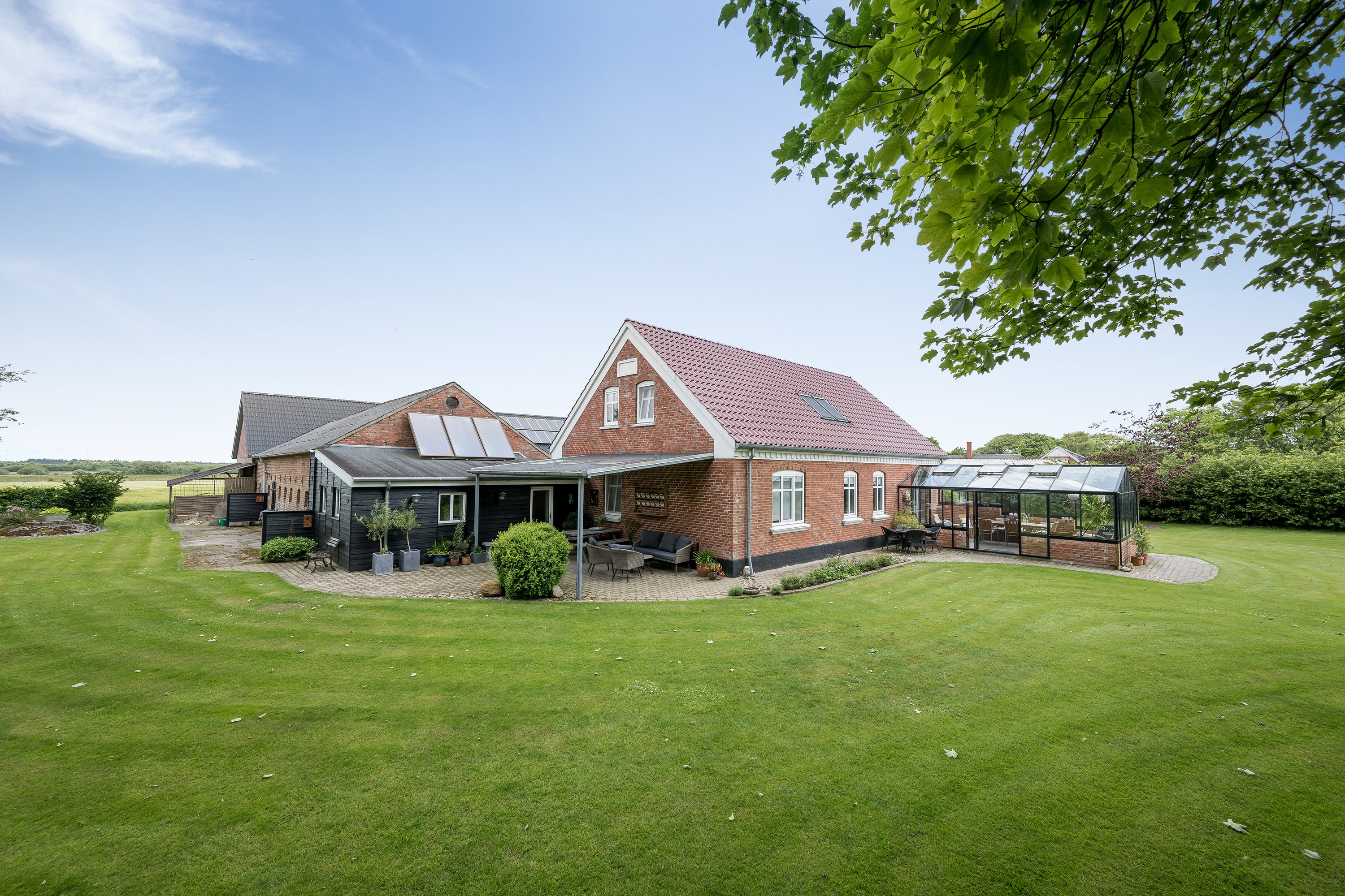 Miniaturebillede 2: facade. Billede af Øster Vejrupvej 7, Lyne, 6880 Tarm