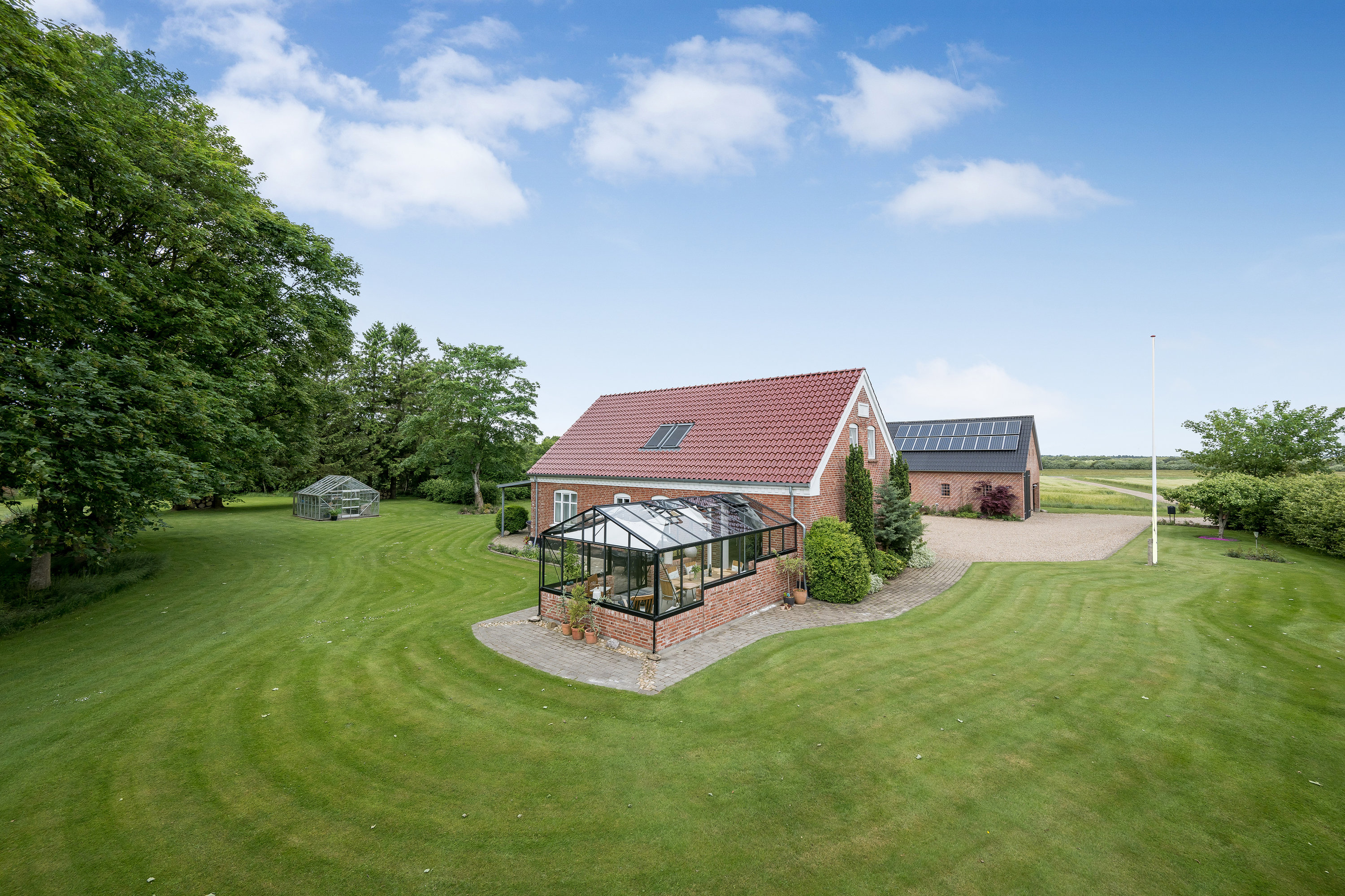 Miniaturebillede 1: facade. Billede af Øster Vejrupvej 7, Lyne, 6880 Tarm