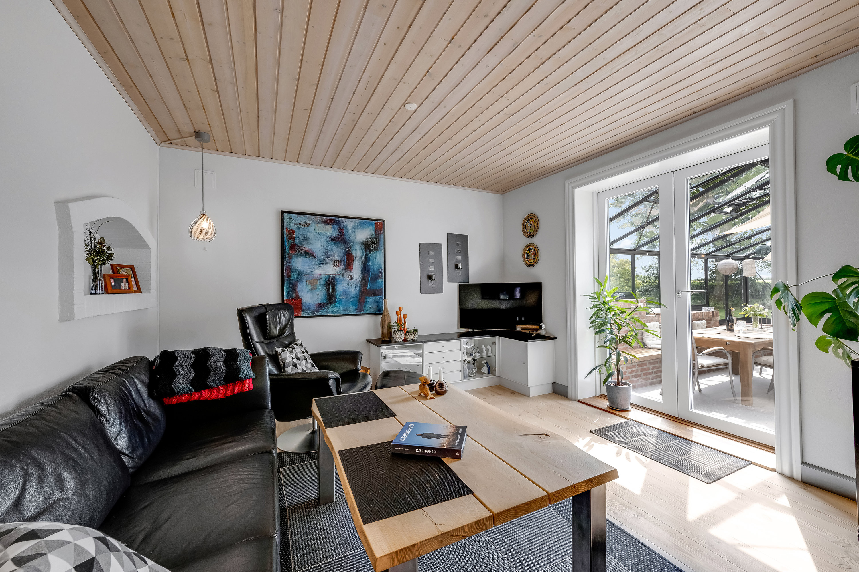 Fremhævet stue billede i fuldskærmstilstand. Billede af Øster Vejrupvej 7, Lyne, 6880 Tarm