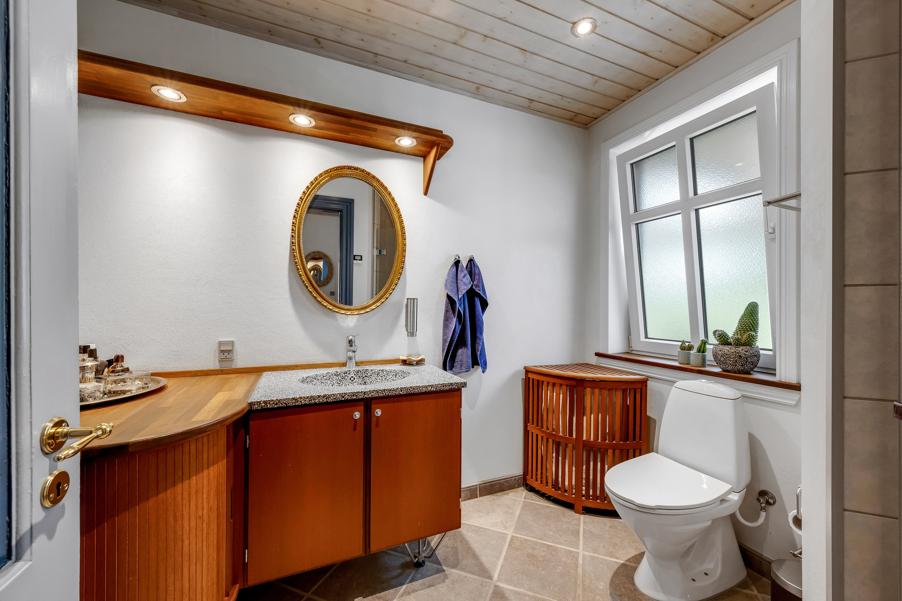 Fremhævet badeværelse  billede i fuldskærmstilstand. Billede af Øster Vejrupvej 7, Lyne, 6880 Tarm