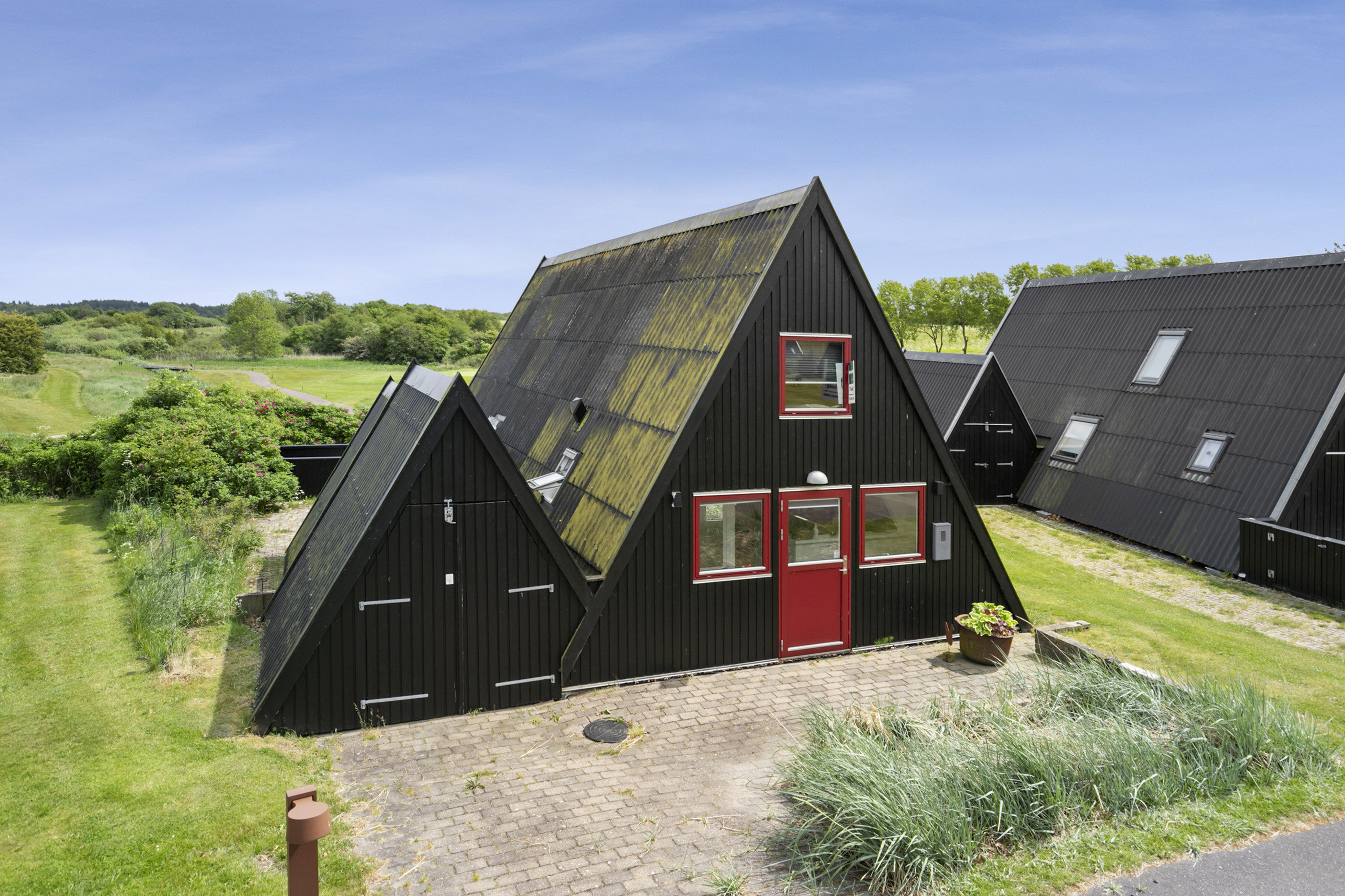 Fremhævet facade billede i fuldskærmstilstand. Billede af Golfsvinget 140, Gatten, 9640 Farsø