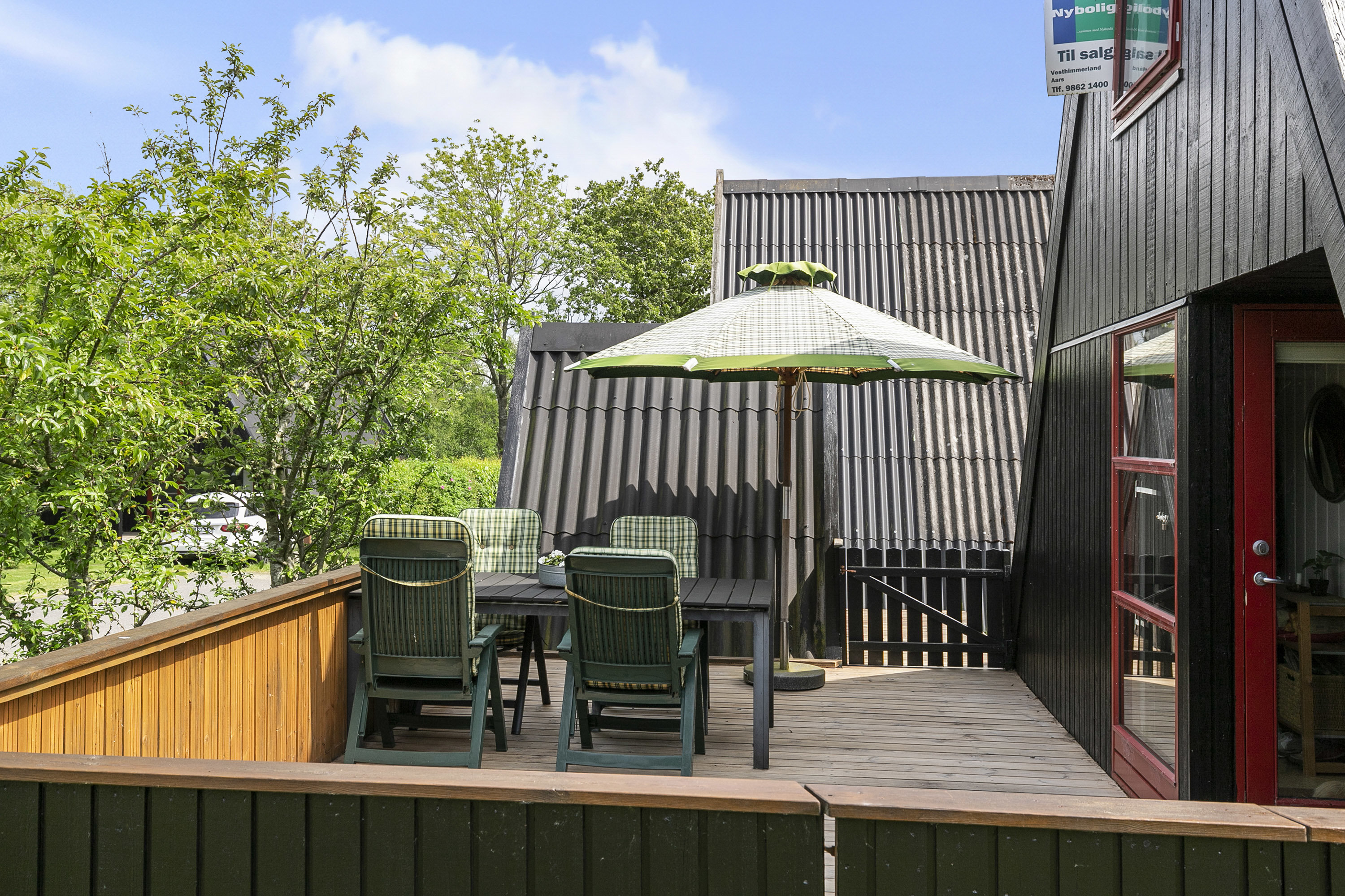 Fremhævet terrasse billede i fuldskærmstilstand. Billede af Golfsvinget 212, Gatten, 9640 Farsø