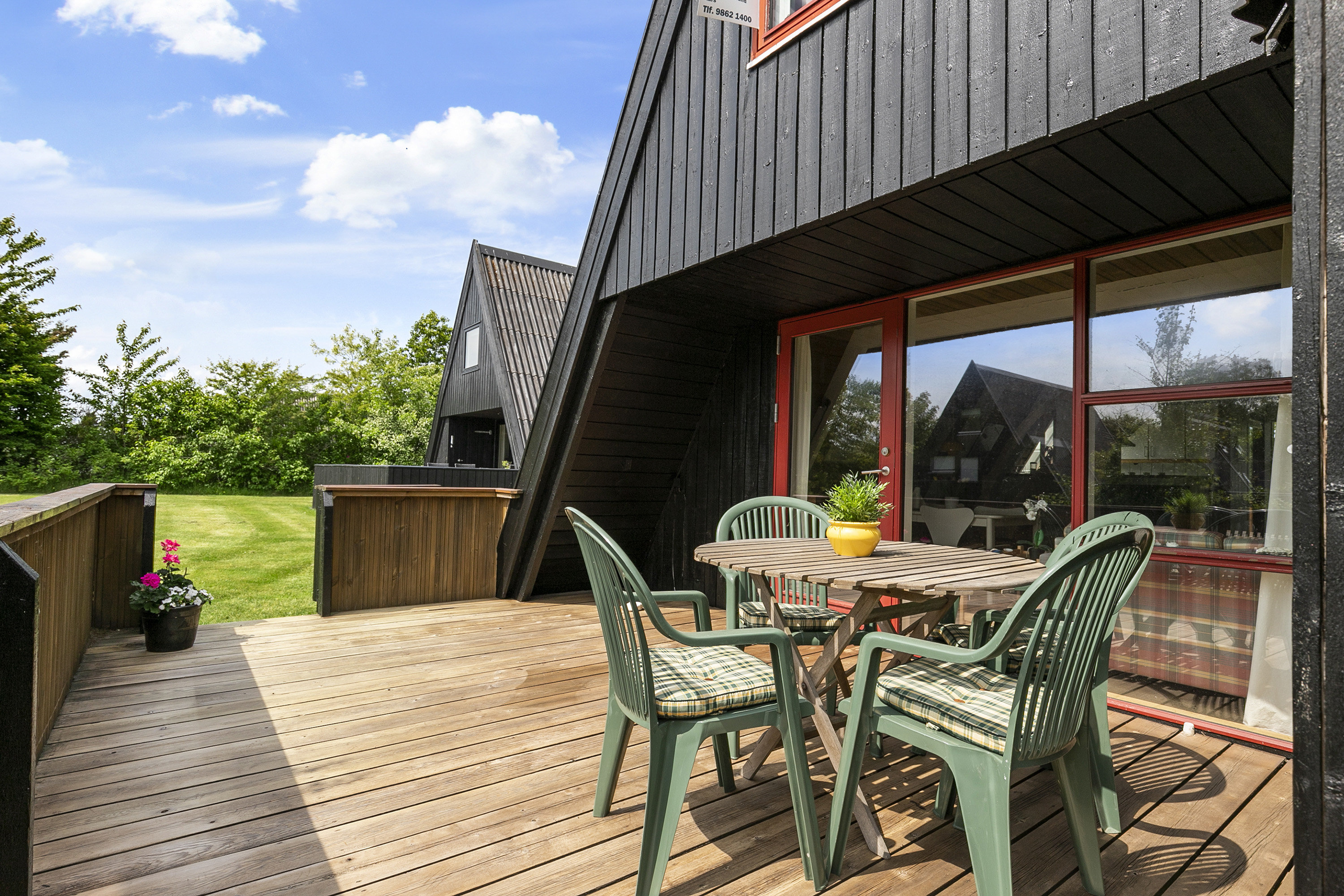 Fremhævet terrasse billede i fuldskærmstilstand. Billede af Golfsvinget 212, Gatten, 9640 Farsø