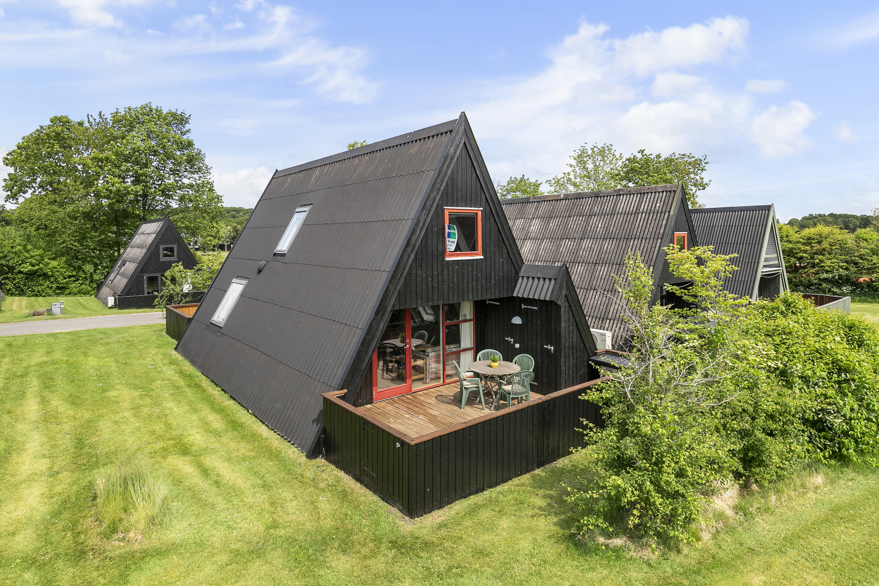 Fremhævet facade billede i fuldskærmstilstand. Billede af Golfsvinget 212, Gatten, 9640 Farsø