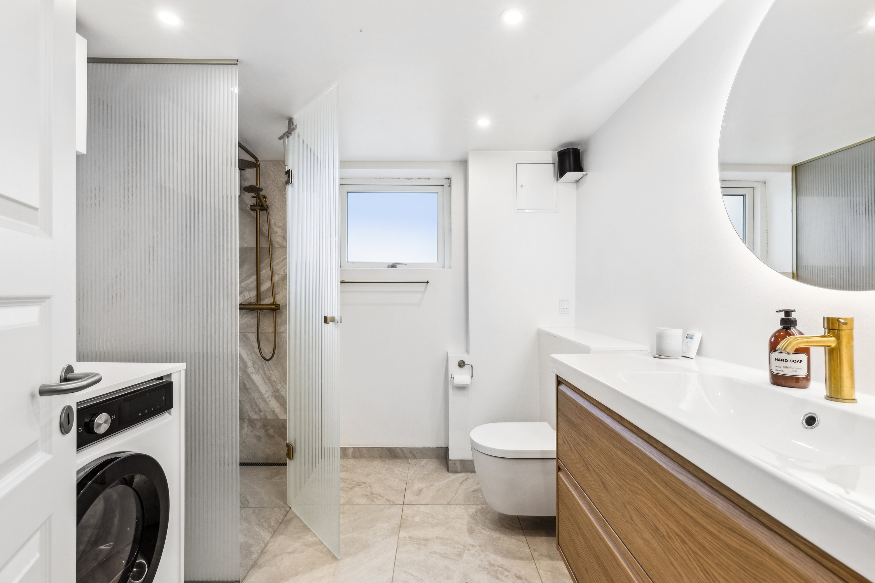 Fremhævet badeværelse billede i fuldskærmstilstand. Billede af Taastrup Hovedgade 47, 2630 Taastrup