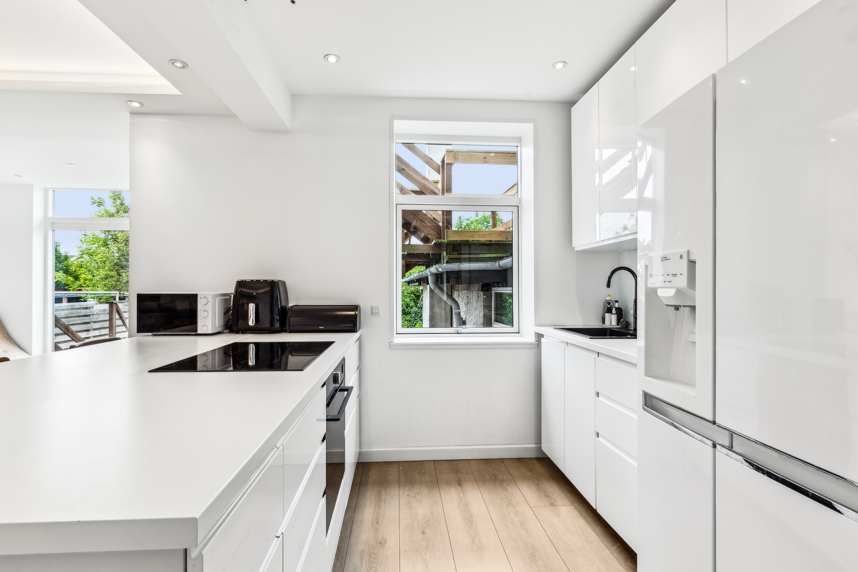 Fremhævet køkken billede i fuldskærmstilstand. Billede af Taastrup Hovedgade 47, 2630 Taastrup