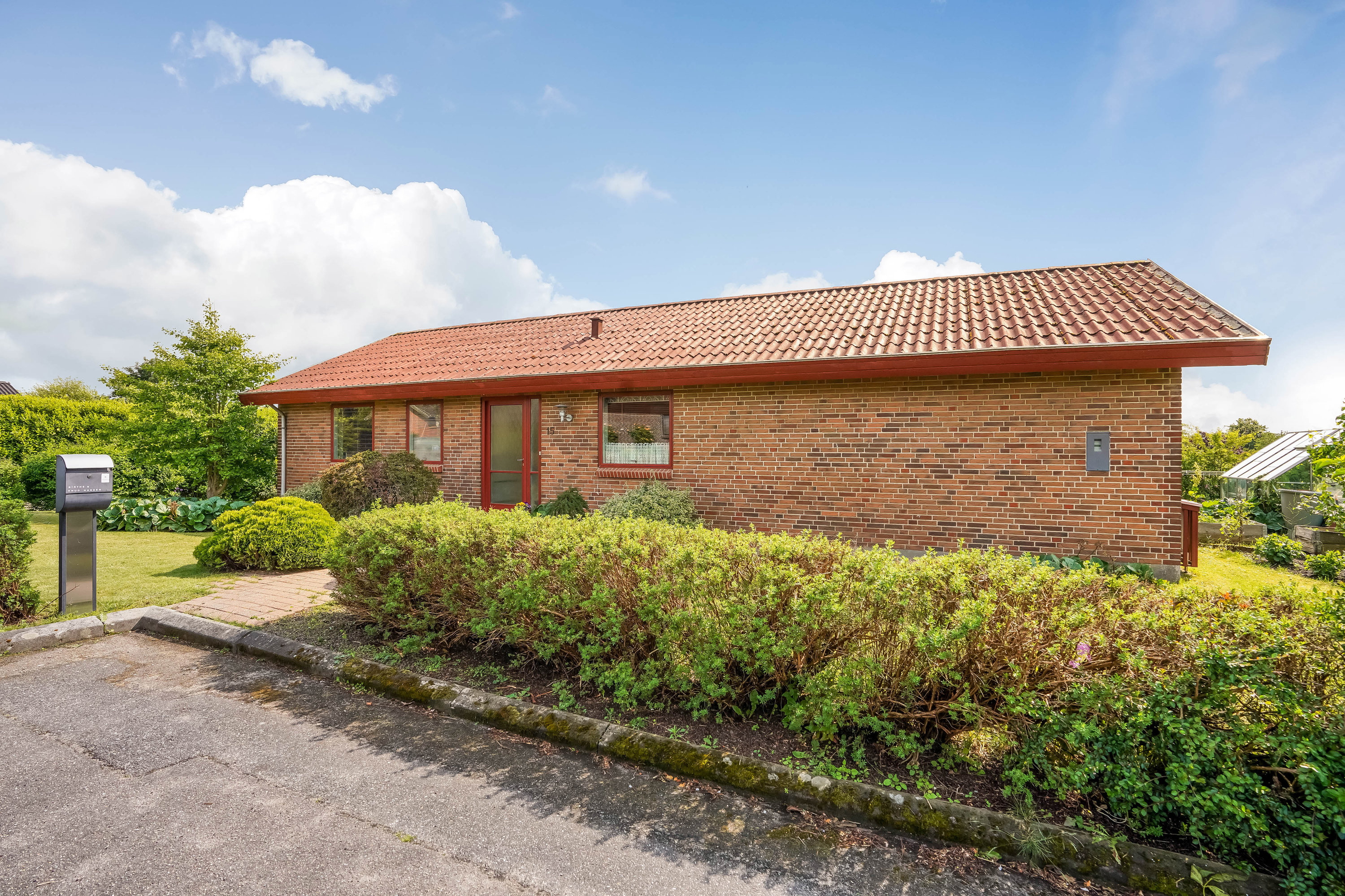 Fremhævet ejendommen billede i fuldskærmstilstand. Billede af Åbrinken 15, Dortheasminde, 7171 Uldum