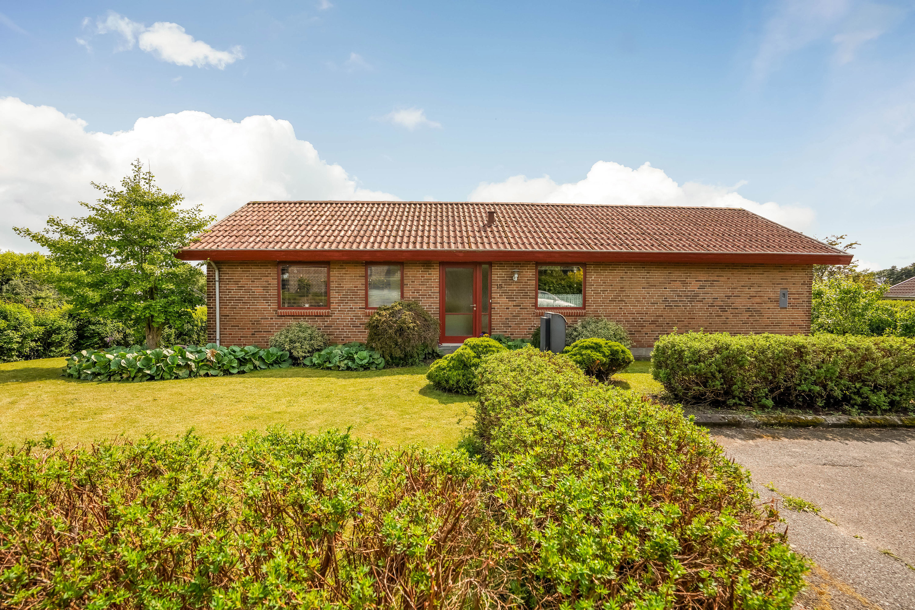 Fremhævet ejendommen billede i fuldskærmstilstand. Billede af Åbrinken 15, Dortheasminde, 7171 Uldum