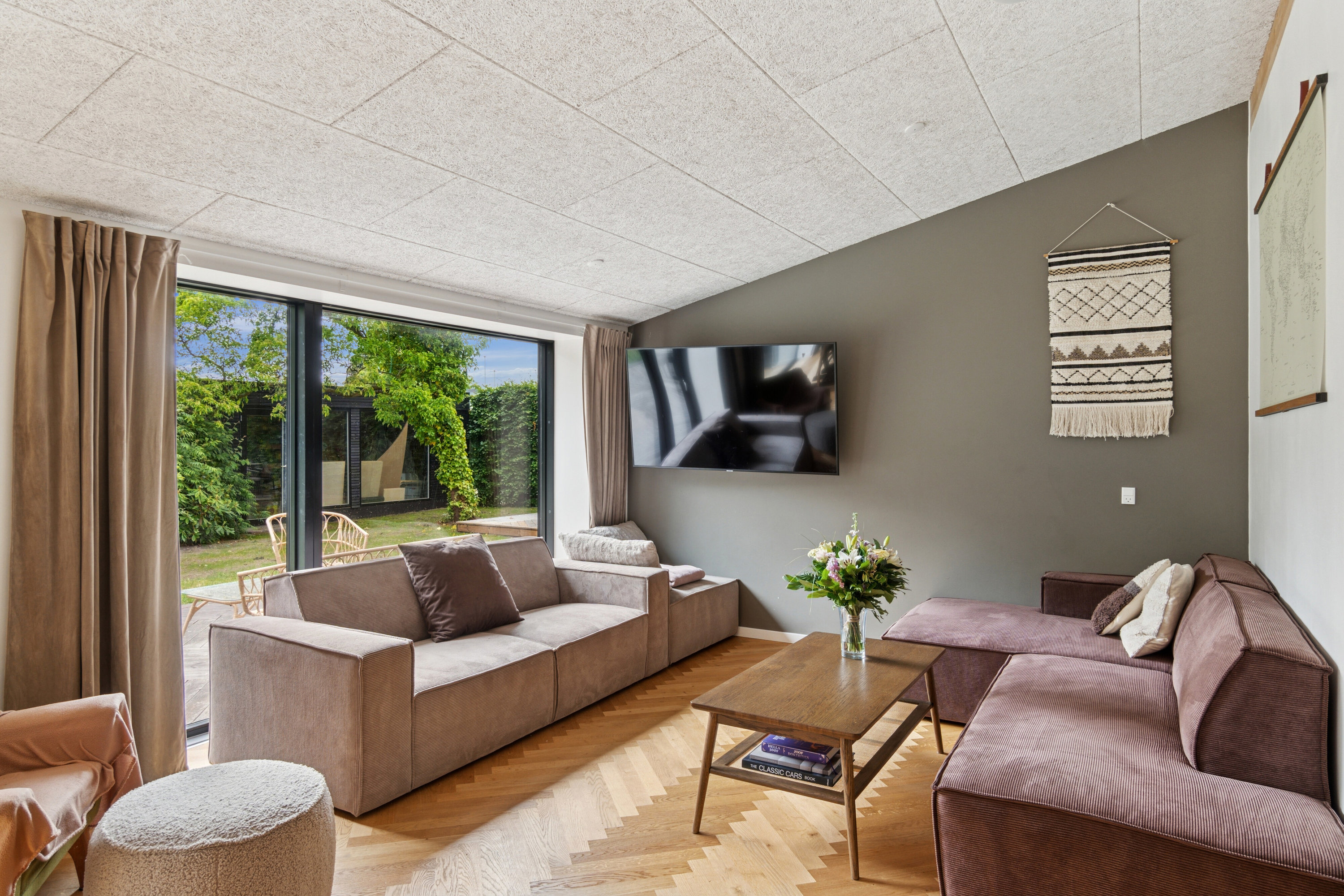 Fremhævet stue billede i fuldskærmstilstand. Billede af Hamphøjvej 15, Skåde, 8270 Højbjerg