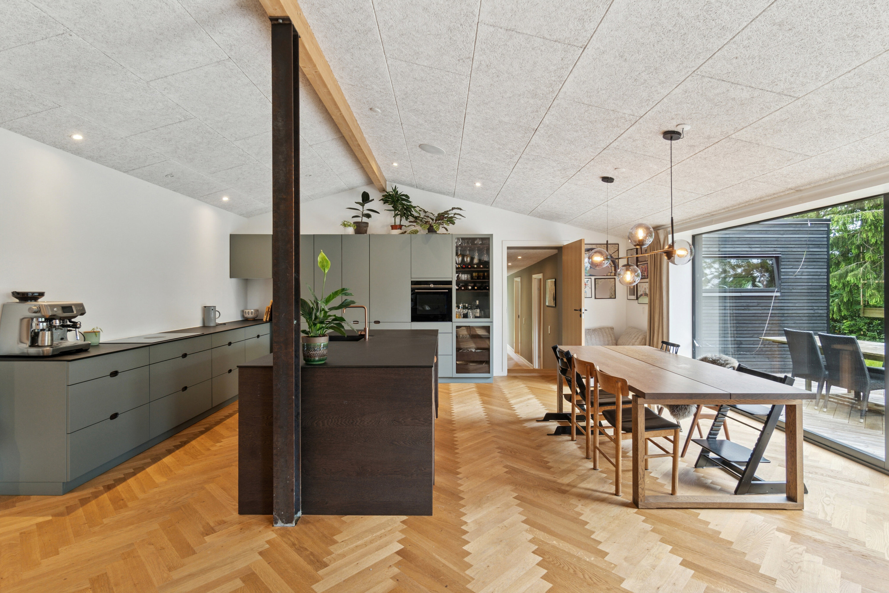 Miniaturebillede 1: stue. Billede af Hamphøjvej 15, Skåde, 8270 Højbjerg