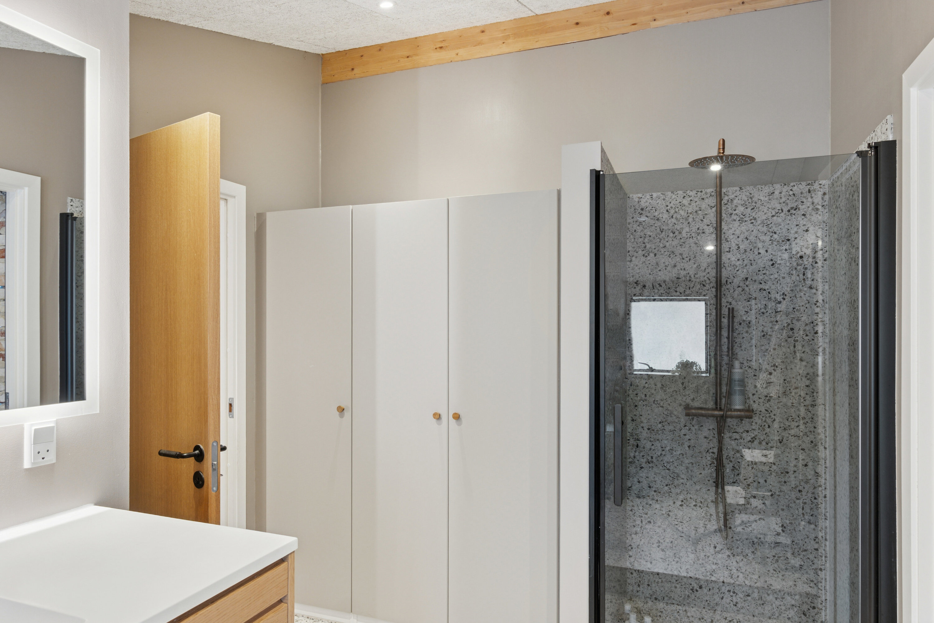 Fremhævet badeværelse billede i fuldskærmstilstand. Billede af Hamphøjvej 15, Skåde, 8270 Højbjerg