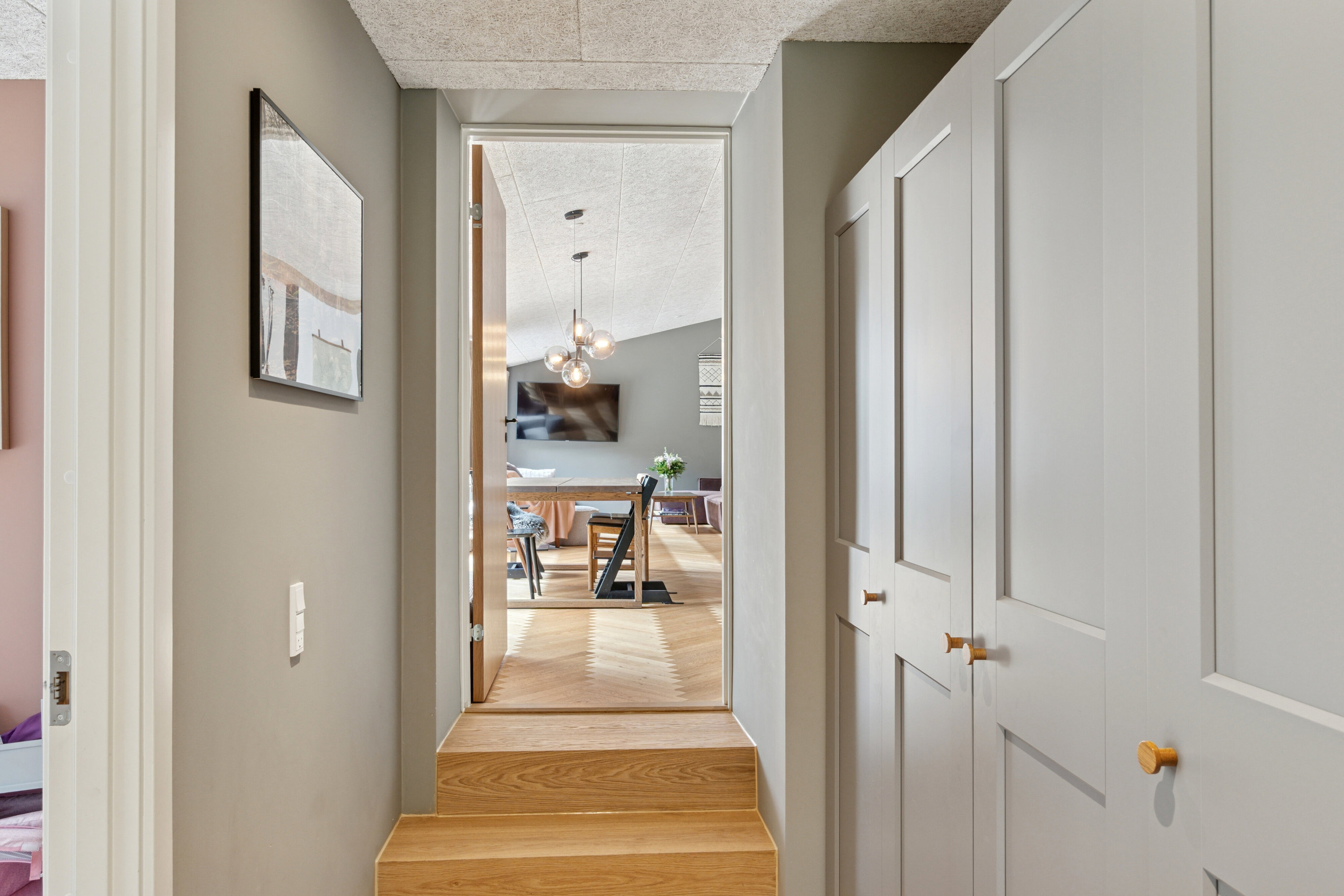 Fremhævet gang billede i fuldskærmstilstand. Billede af Hamphøjvej 15, Skåde, 8270 Højbjerg