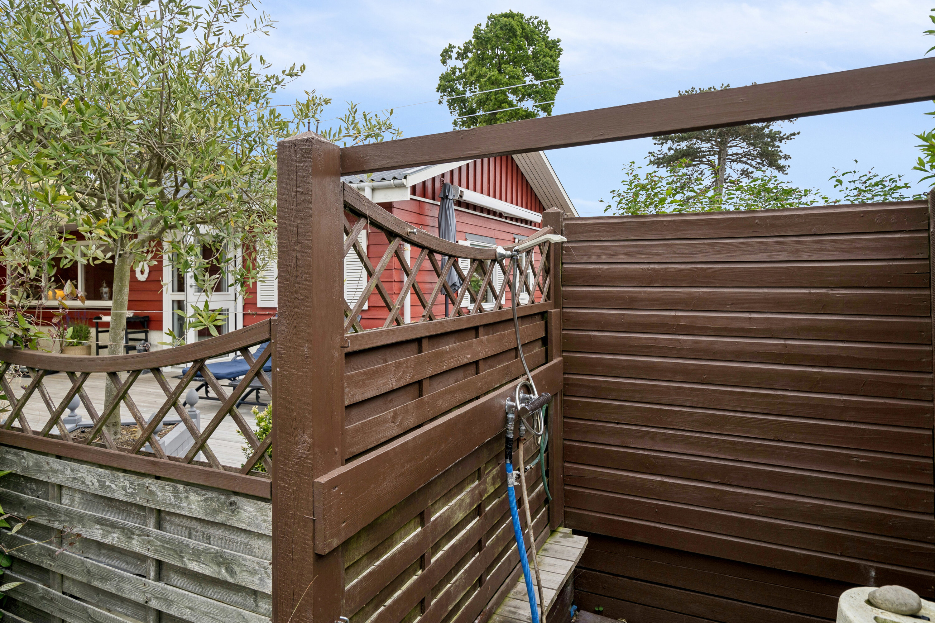 Fremhævet udendørs billede i fuldskærmstilstand. Billede af Rørmosevej 7, Østerballe, 5450 Otterup