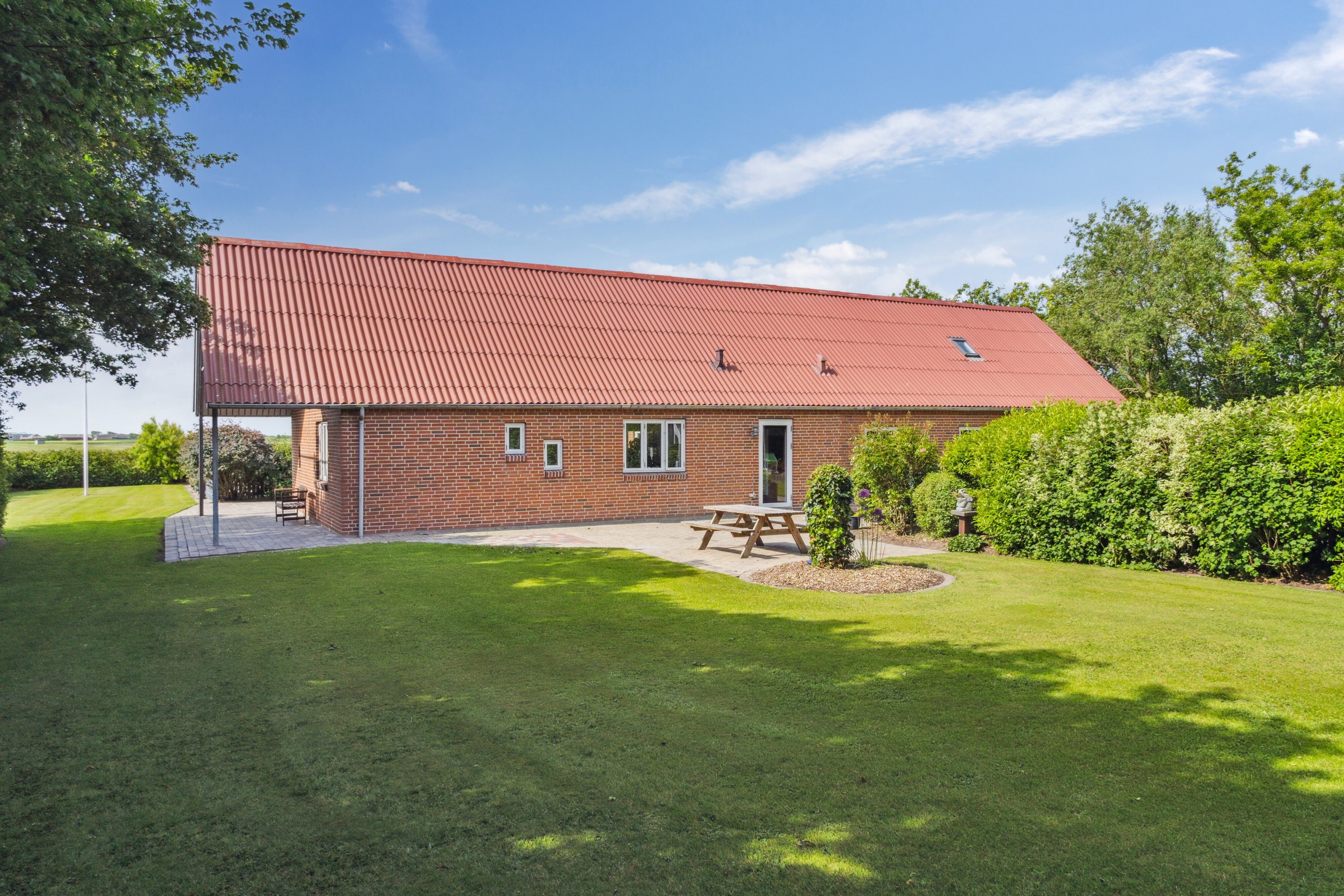 Fremhævet set fra haven billede i fuldskærmstilstand. Billede af Kystvejen 81, 7755 Bedsted Thy