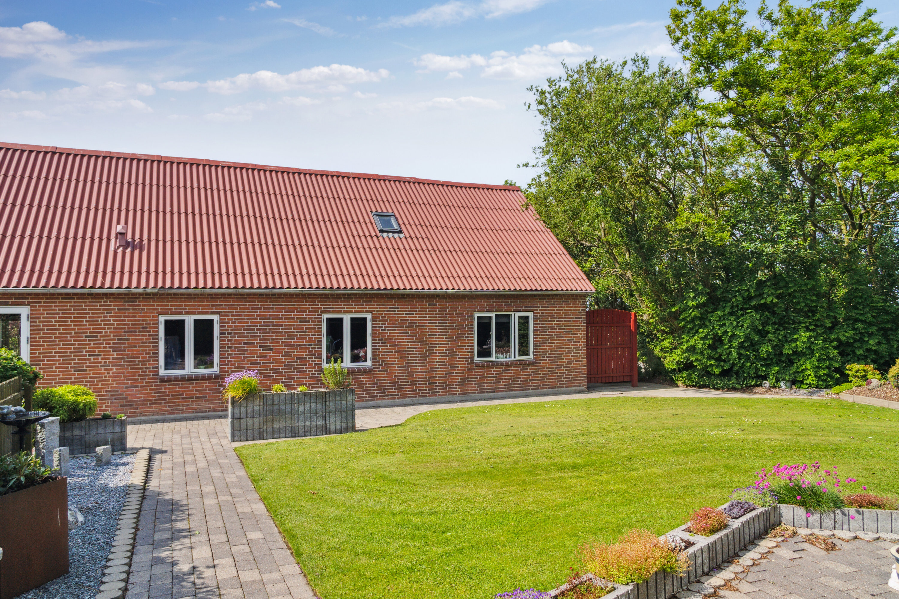 Fremhævet set fra haven billede i fuldskærmstilstand. Billede af Kystvejen 81, 7755 Bedsted Thy